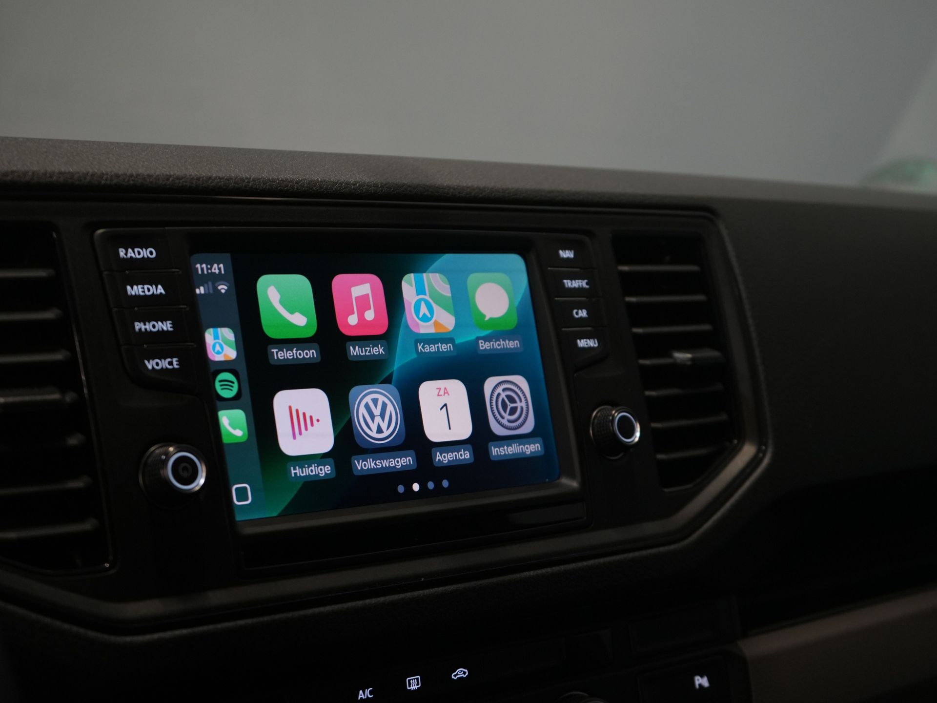Volkswagen Crafter Van 2.0 TDI 140 CP DSG Aut. L3H2 BPM FREE! CarPlay/ Navi/ Airco/ PDC V+A