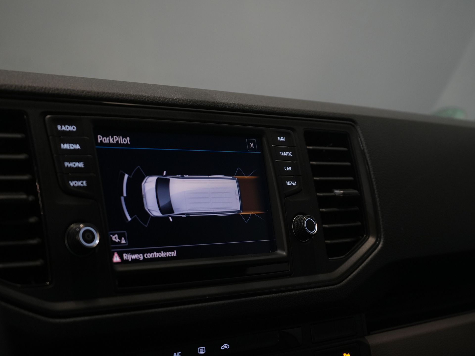 Volkswagen Crafter Van 2.0 TDI 140 CP DSG Aut. L3H2 BPM FREE! CarPlay/ Navi/ Airco/ PDC V+A