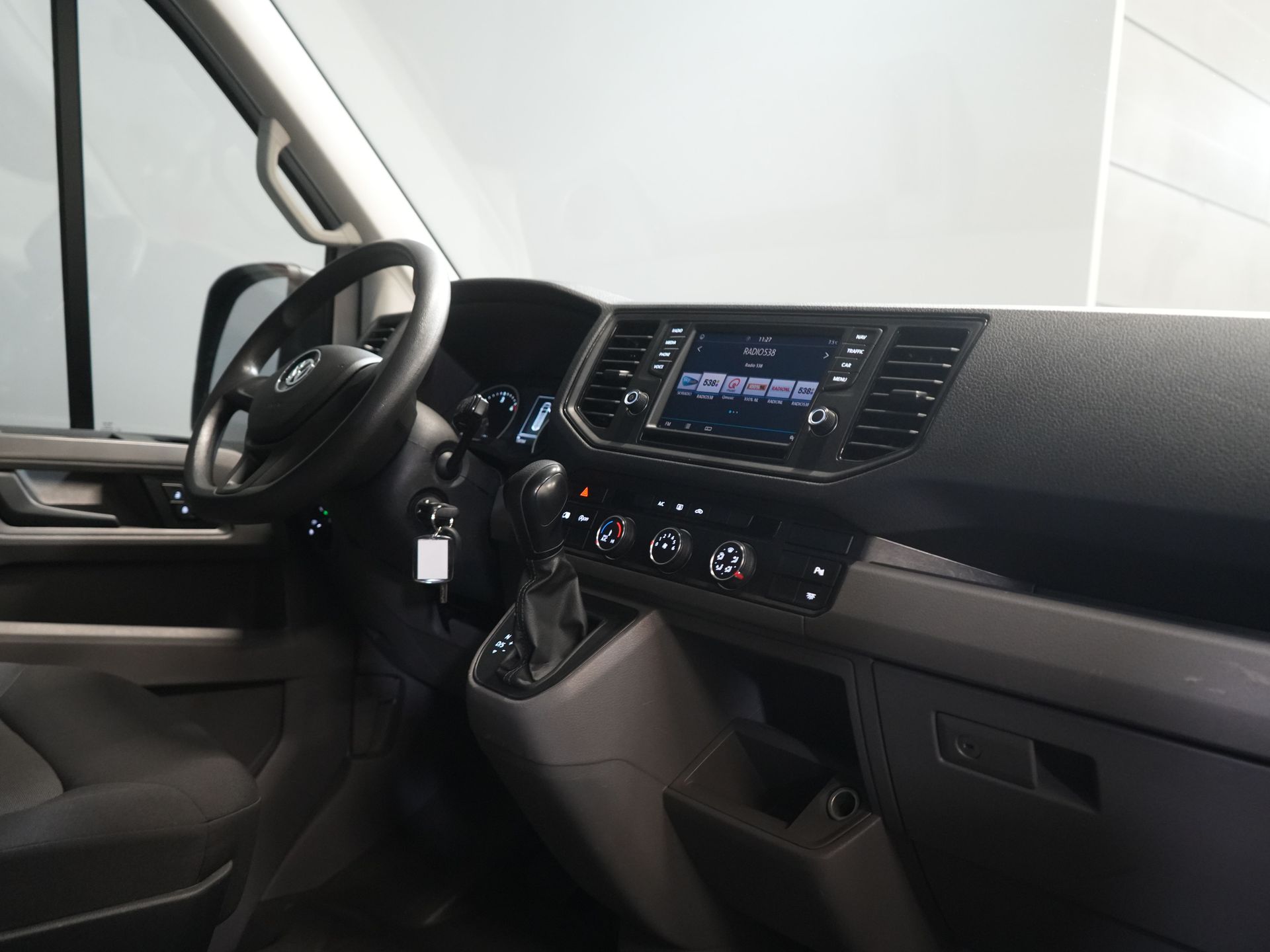 Volkswagen Crafter Van 2.0 TDI 140 CP DSG Aut. L3H2 BPM FREE! CarPlay/ Navi/ Airco/ PDC V+A