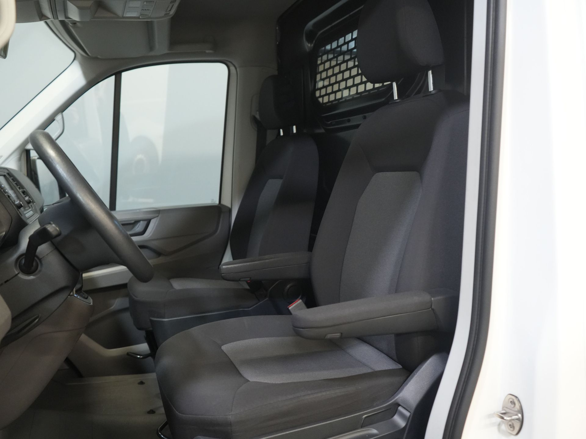 Volkswagen Crafter Van 2.0 TDI 140 CP DSG Aut. L3H2 BPM FREE! CarPlay/ Navi/ Airco/ PDC V+A