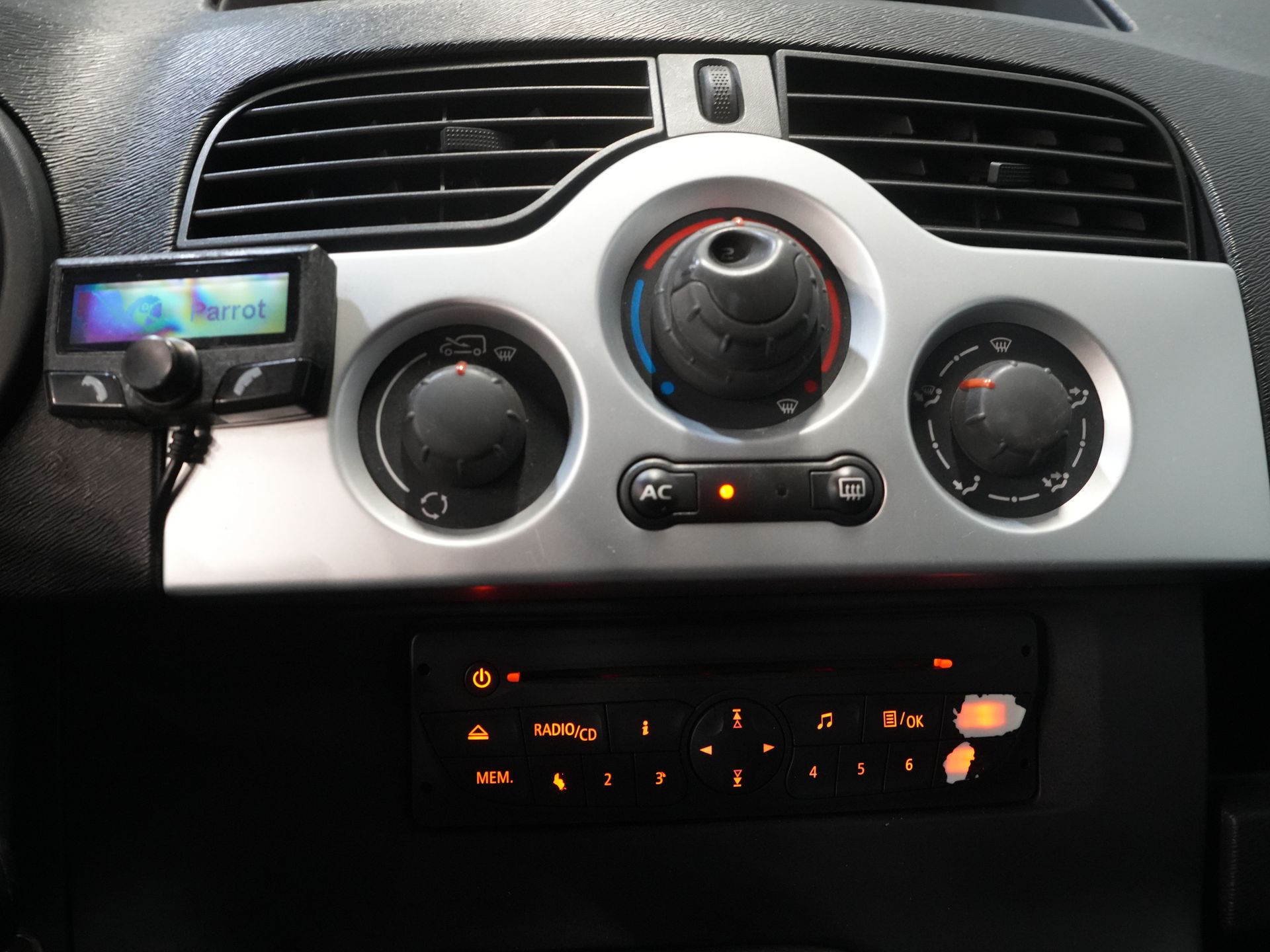 Renault Kangoo Van Express 1.5 dCi 90 ch EXPORT ONLY Fitted/ Cruise/ PDC/ Airco/ Towing hook