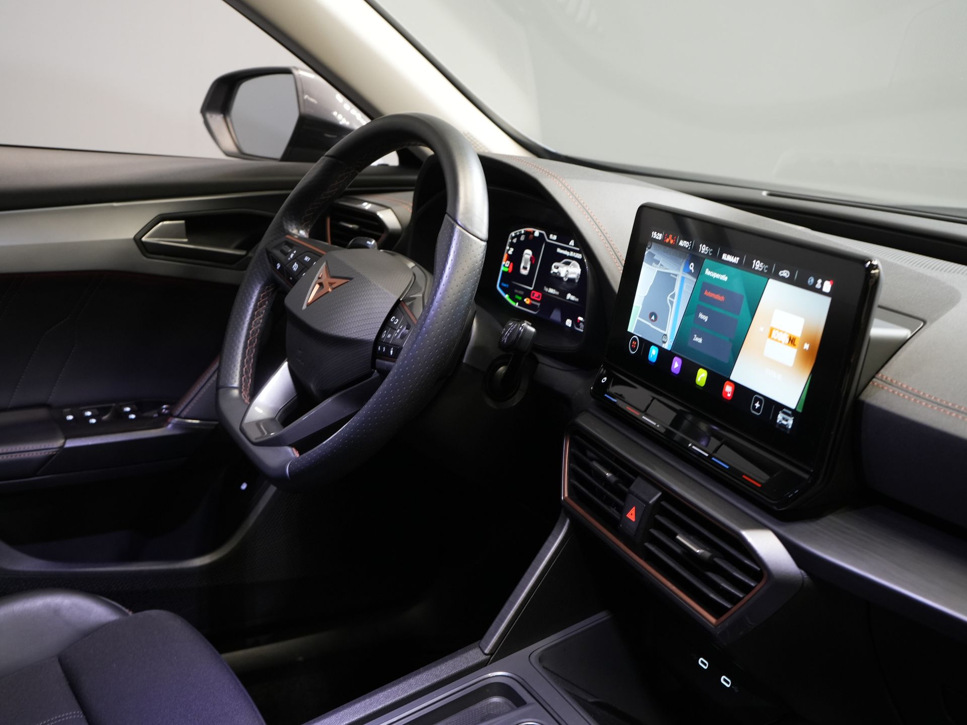 CUPRA Formentor SUV 1.4 e-Hybrid VZ Copper Edition Matrix/ Adapt.Cruise/ Calefacción en los asientos/ Calefacción en el volante/ Navegador/ Climatizador/ 19'' LMV