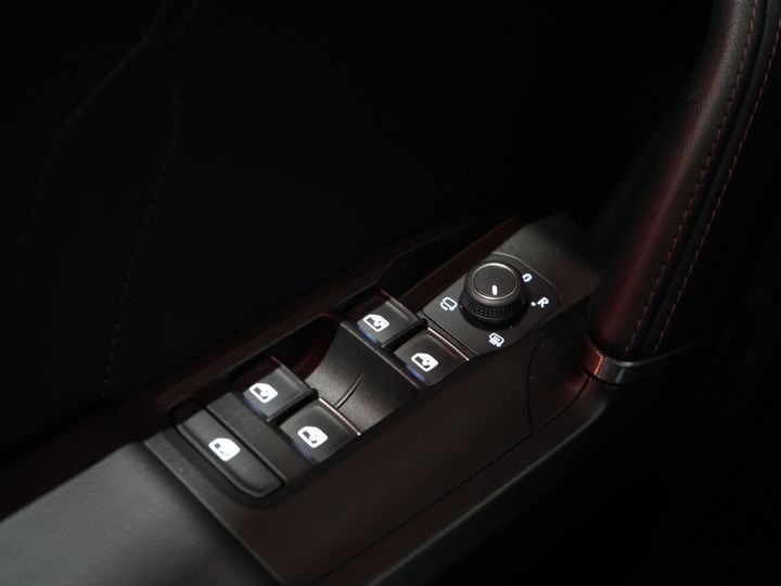 CUPRA Formentor SUV 1.4 e-Hybrid VZ Copper Edition Matrix/ Adapt.Cruise/ Calefacción en los asientos/ Calefacción en el volante/ Navegador/ Climatizador/ 19'' LMV