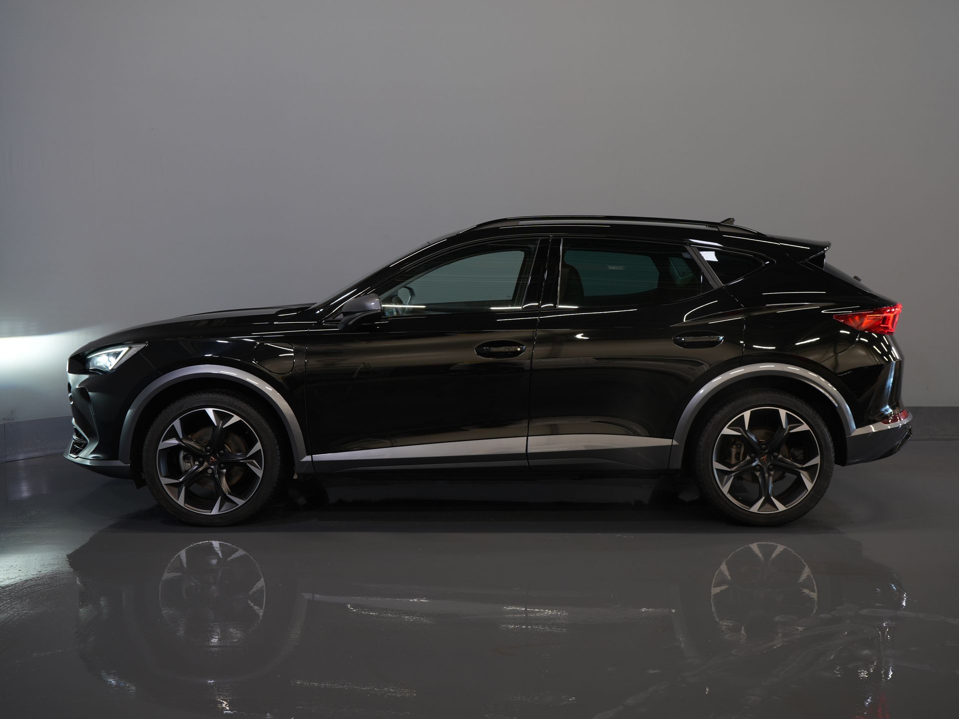 CUPRA Formentor SUV 1.4 e-Hybrid VZ Copper Edition Matrix/ Adapt.Cruise/ Calefacción en los asientos/ Calefacción en el volante/ Navegador/ Climatizador/ 19'' LMV