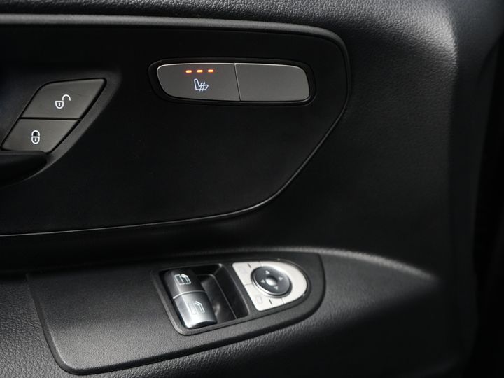 Mercedes-Benz Vito Furgoneta 119 CDI Aut. L3 LED/ 2,5 t Capacidad de remolque/ 270 g Puertas/ Calefacción en los asientos/ Carplay/ Cámara/ Gancho de remolque/ Control de crucero/ PDC/ DAB