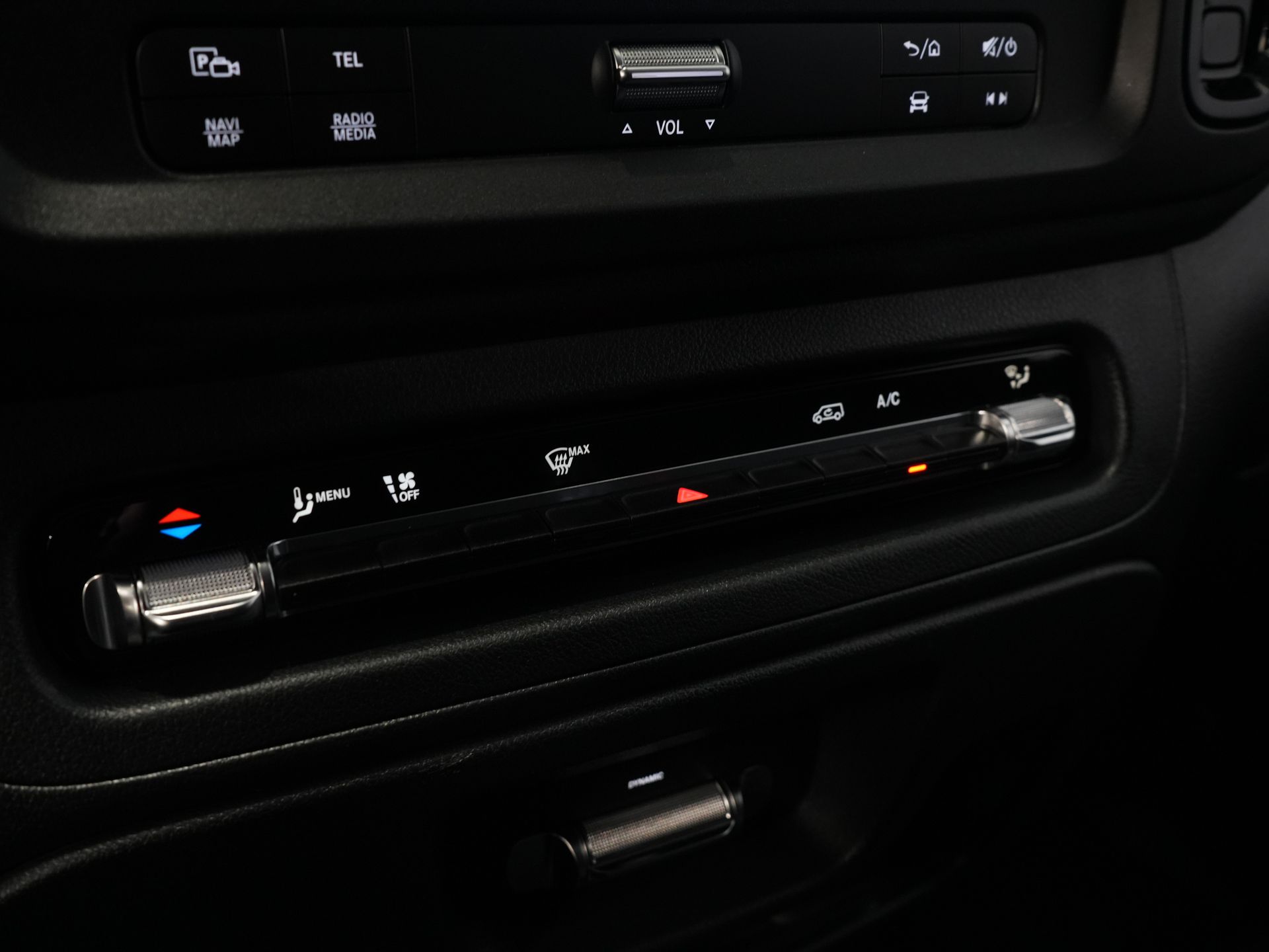 Mercedes-Benz Vito Furgoneta 119 CDI Aut. L3 LED/ 2,5 t Capacidad de remolque/ 270 g Puertas/ Calefacción en los asientos/ Carplay/ Cámara/ Gancho de remolque/ Control de crucero/ PDC/ DAB