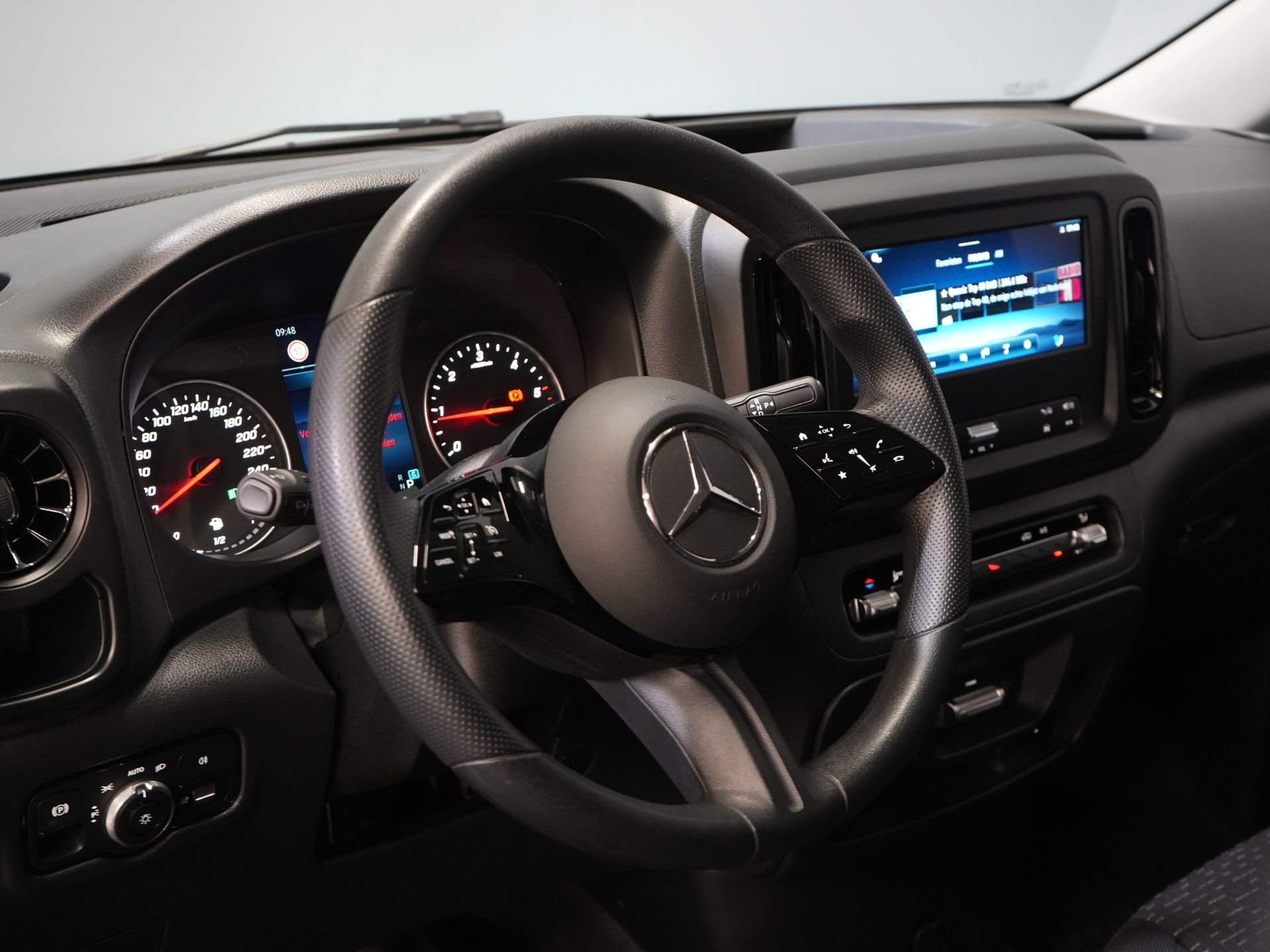 Mercedes-Benz Vito Furgoneta 119 CDI Aut. L3 LED/ 2,5 t Capacidad de remolque/ 270 g Puertas/ Calefacción en los asientos/ Carplay/ Cámara/ Gancho de remolque/ Control de crucero/ PDC/ DAB