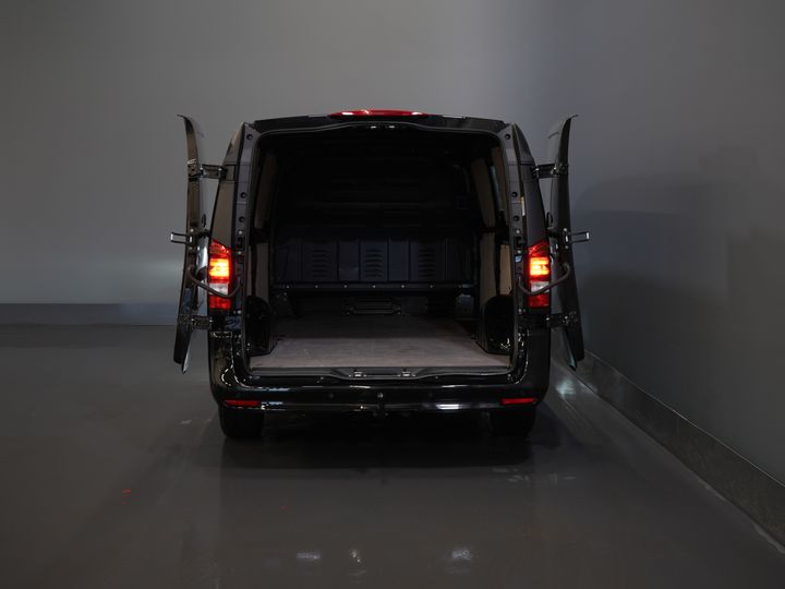 Mercedes-Benz Vito Furgoneta 119 CDI Aut. L3 LED/ 2,5 t Capacidad de remolque/ 270 g Puertas/ Calefacción en los asientos/ Carplay/ Cámara/ Gancho de remolque/ Control de crucero/ PDC/ DAB