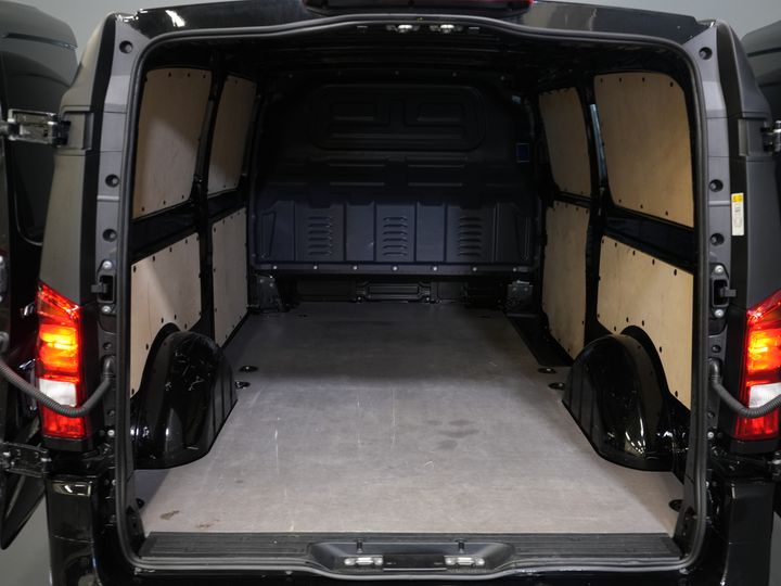 Mercedes-Benz Vito Furgoneta 119 CDI Aut. L3 LED/ 2,5 t Capacidad de remolque/ 270 g Puertas/ Calefacción en los asientos/ Carplay/ Cámara/ Gancho de remolque/ Control de crucero/ PDC/ DAB