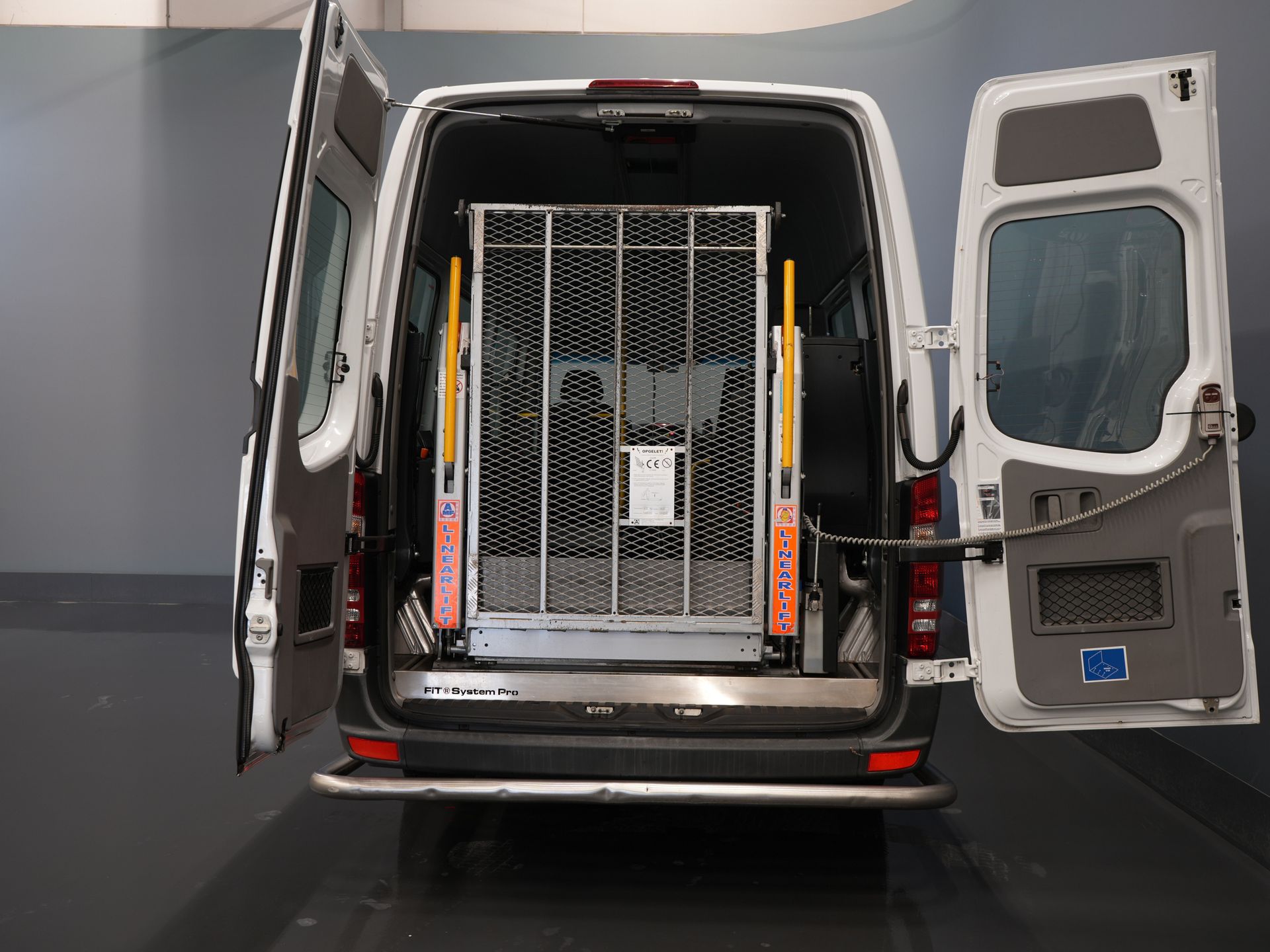 Mercedes-Benz Sprinter Personentransport 313 2.2 CDI L3H2 €10,890,- inkl. MwSt. (BPM FREE) NUR EXPORT Kombi/ 9 Personen/ Kombi/ 9P/ Heckbügel/ Seitenbügel/ Airco/ Rollstuhllift