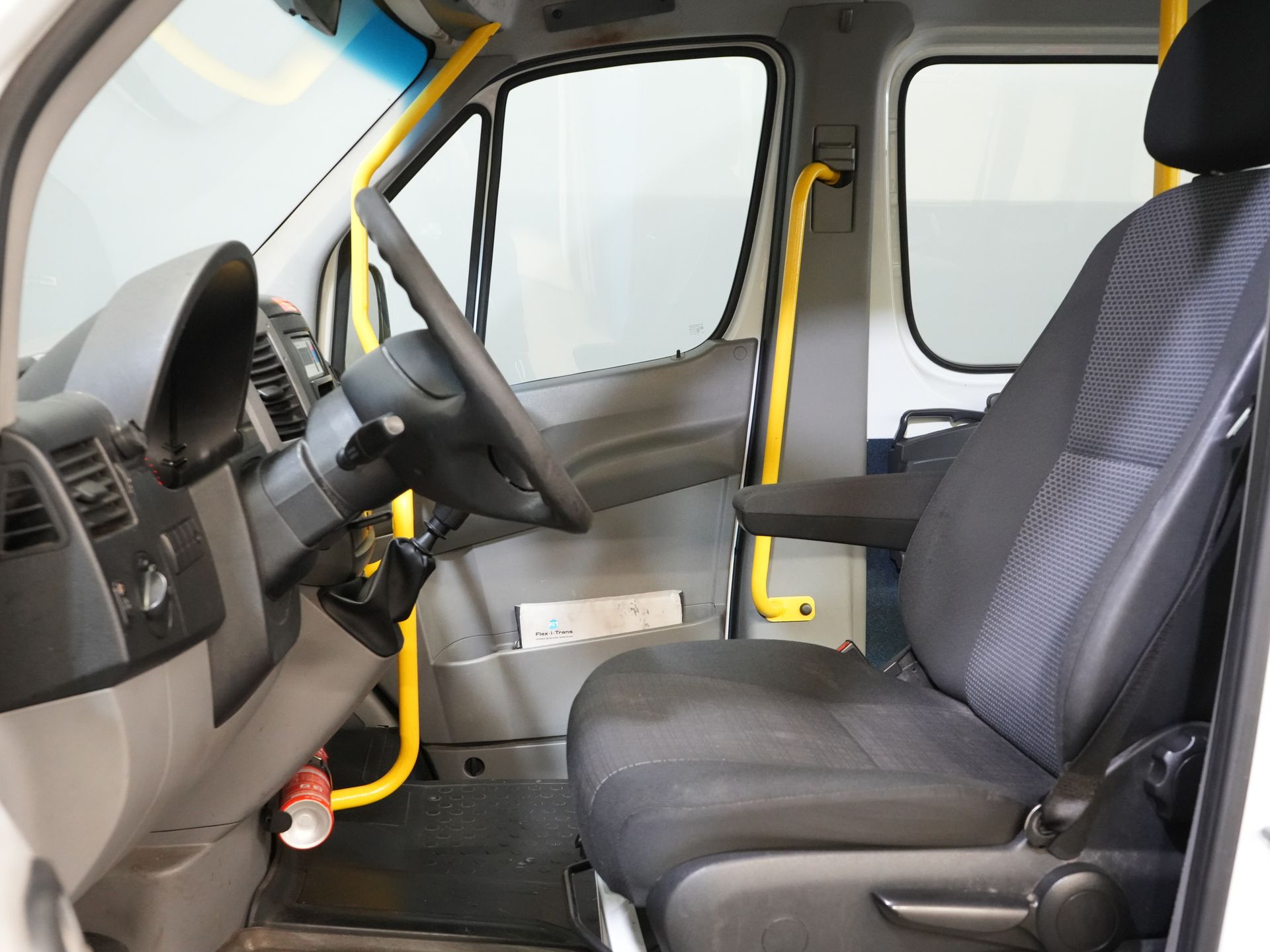 Mercedes-Benz Sprinter Personentransport 313 2.2 CDI L3H2 €10,890,- inkl. MwSt. (BPM FREE) NUR EXPORT Kombi/ 9 Personen/ Kombi/ 9P/ Heckbügel/ Seitenbügel/ Airco/ Rollstuhllift