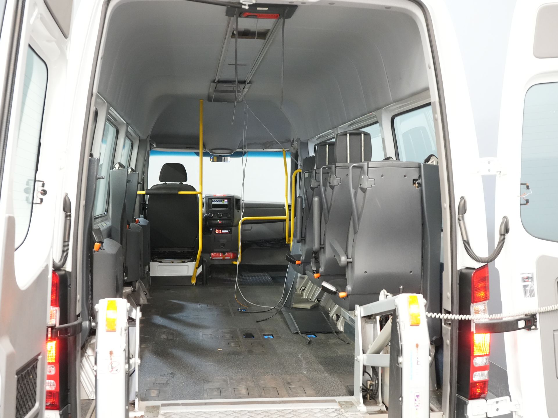 Mercedes-Benz Sprinter Personentransport 313 2.2 CDI L3H2 €10,890,- inkl. MwSt. (BPM FREE) NUR EXPORT Kombi/ 9 Personen/ Kombi/ 9P/ Heckbügel/ Seitenbügel/ Airco/ Rollstuhllift