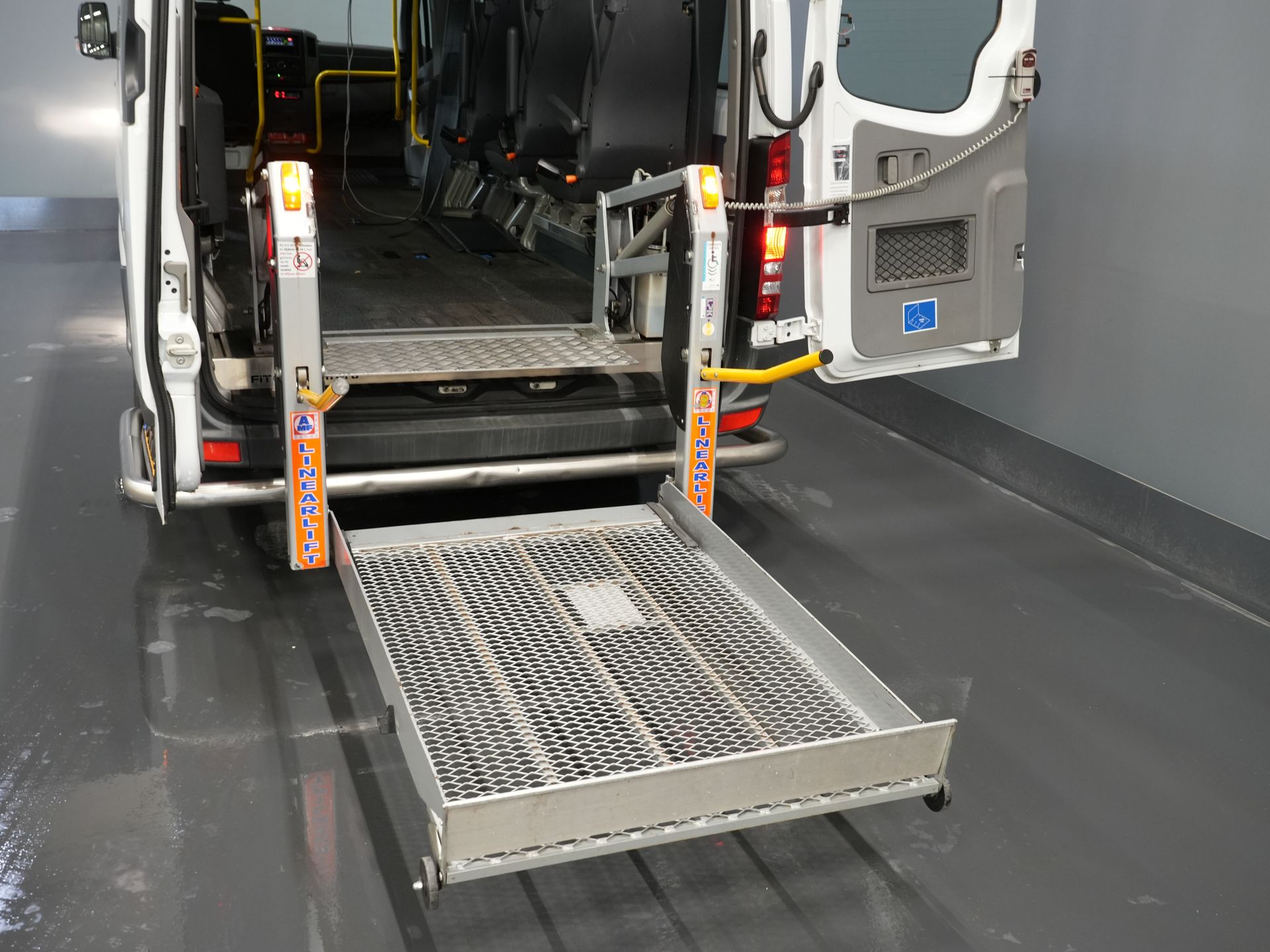 Mercedes-Benz Sprinter Personentransport 313 2.2 CDI L3H2 €10,890,- inkl. MwSt. (BPM FREE) NUR EXPORT Kombi/ 9 Personen/ Kombi/ 9P/ Heckbügel/ Seitenbügel/ Airco/ Rollstuhllift