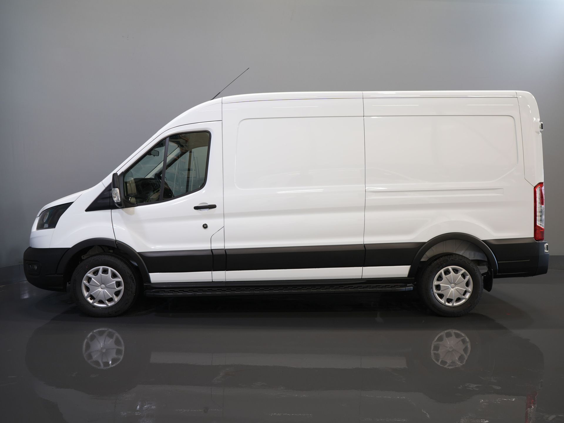 Ford Transit Van 350 2.0 TDCI 130 к.с. авт. L3H2 Trend BPM FREE/ Carplay/ Камера/ Круїз/ PDC V+A/ DAB/ Airco