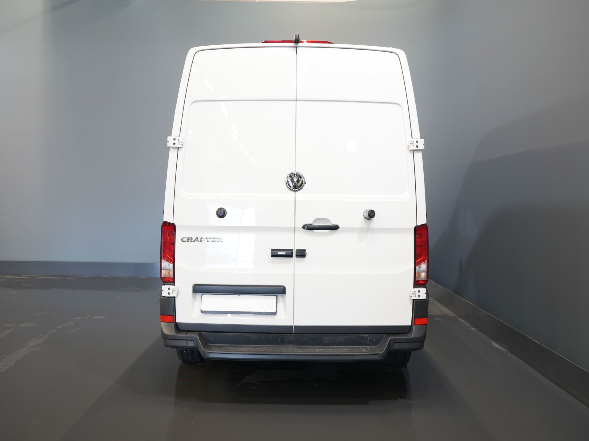 Volkswagen Crafter Bestelbus 35 2.0 TDI 140 pk L3H3 BPM VRIJ! 270Gr. Deuren/ Carplay/ Climate/ Camera/ Cruise