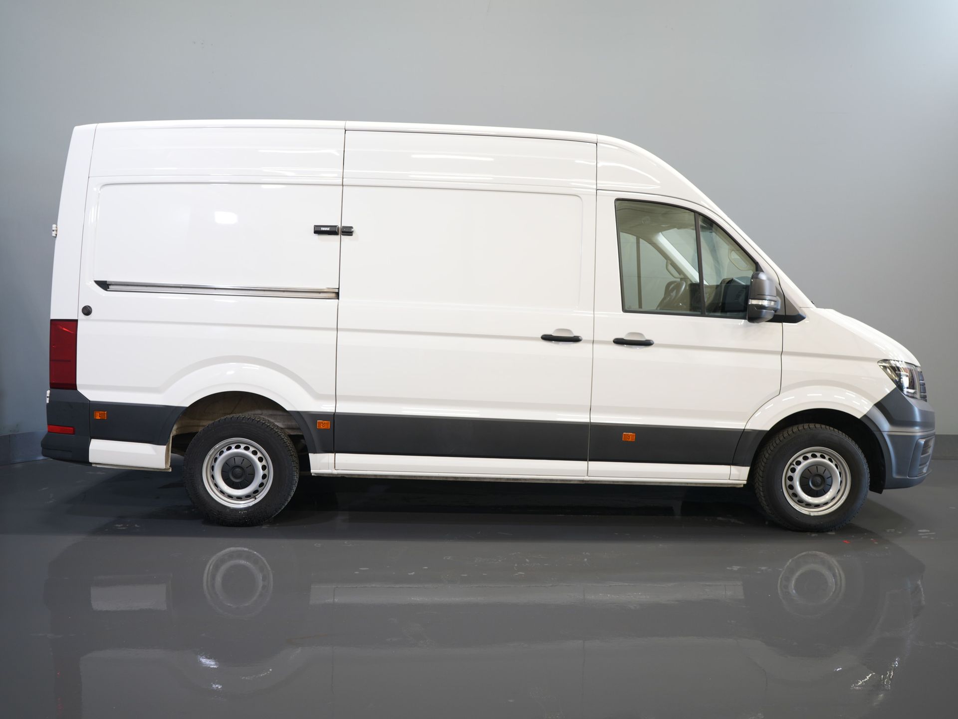 Volkswagen Crafter Bestelbus 35 2.0 TDI 140 pk L3H3 BPM VRIJ! 270Gr. Deuren/ Carplay/ Climate/ Camera/ Cruise