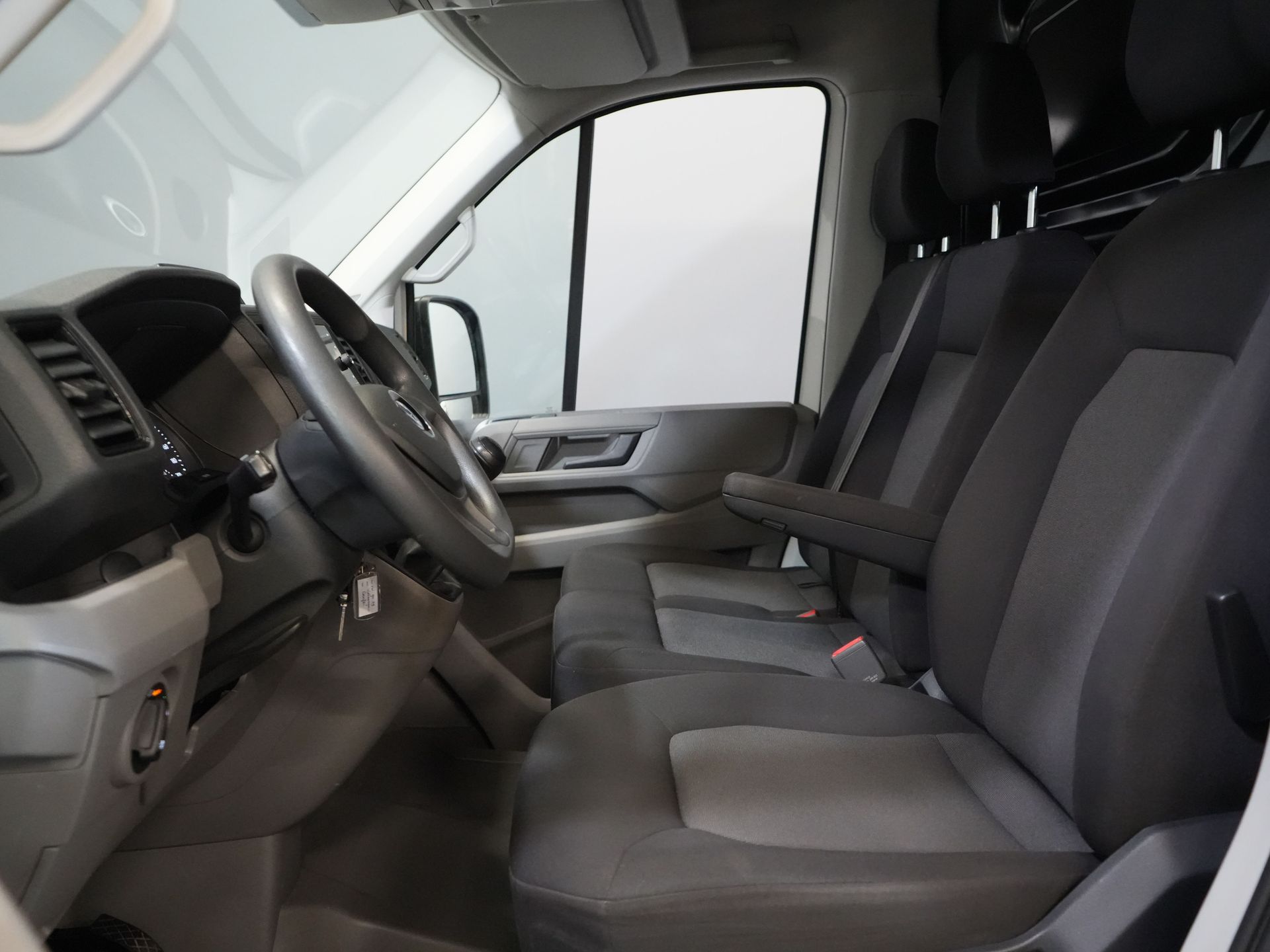 Volkswagen Crafter Bestelbus 35 2.0 TDI 140 pk L3H3 BPM VRIJ! 270Gr. Deuren/ Carplay/ Climate/ Camera/ Cruise