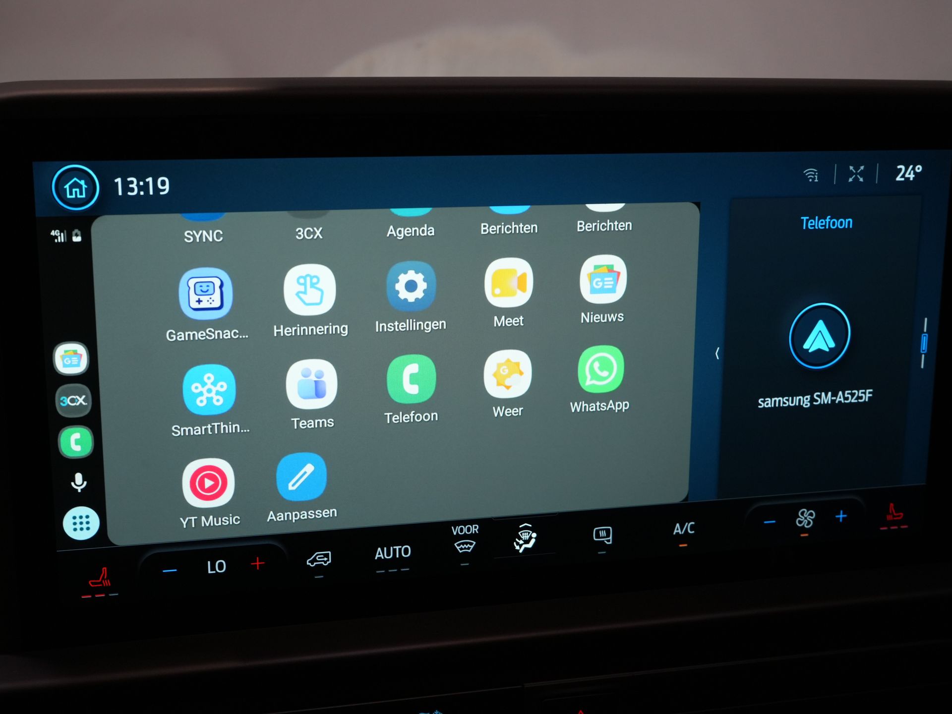 Ford E-Transit Custom Bestelbus L2 330 km WLTP LED/ Standkachel/ Stoelverw./ Snellader/ 2.3t Trekverm./ Carplay/ Climate/ Camera/ PDC/ Cruise