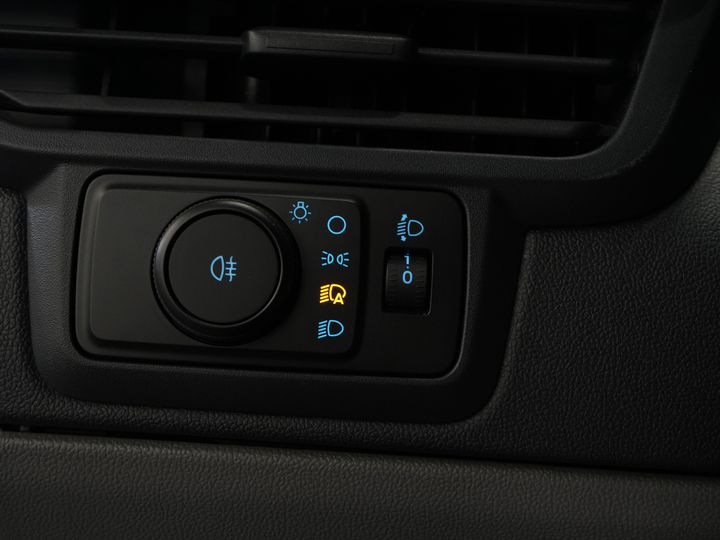 Ford E-Transit Custom Bestelbus L2 330 km WLTP LED/ Standkachel/ Stoelverw./ Snellader/ 2.3t Trekverm./ Carplay/ Climate/ Camera/ PDC/ Cruise