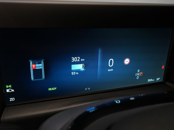 Ford E-Transit Custom Bestelbus L2 330 km WLTP LED/ Standkachel/ Stoelverw./ Snellader/ 2.3t Trekverm./ Carplay/ Climate/ Camera/ PDC/ Cruise