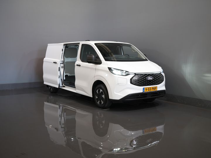 Ford E-Transit Custom Bestelbus L2 330 km WLTP LED/ Standkachel/ Stoelverw./ Snellader/ 2.3t Trekverm./ Carplay/ Climate/ Camera/ PDC/ Cruise