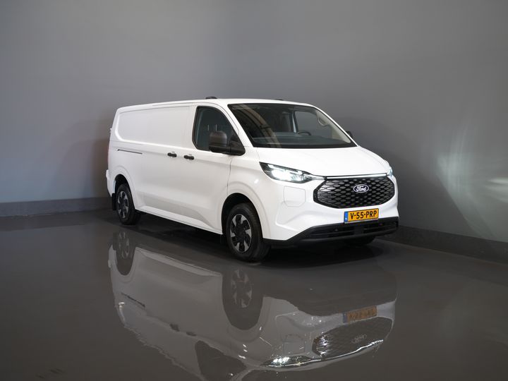 Ford E-Transit Custom Bestelbus L2 330 km WLTP LED/ Standkachel/ Stoelverw./ Snellader/ 2.3t Trekverm./ Carplay/ Climate/ Camera/ PDC/ Cruise