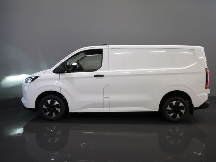 Ford E-Transit Custom Furgoneta 320 Trend 65 kWh 330 km WLTP LED/ Cargador rápido/ 2,3 t de capacidad de remolque/ Dirección asistida/ Asientos calefactables/ Carplay/ Climatizador/ Cámara/ PDC/ Control de crucero