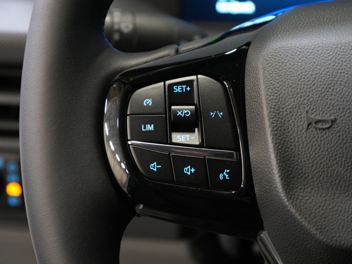 Ford E-Transit Custom Furgoneta 320 Trend 65 kWh 330 km WLTP LED/ Cargador rápido/ 2,3 t de capacidad de remolque/ Dirección asistida/ Asientos calefactables/ Carplay/ Climatizador/ Cámara/ PDC/ Control de crucero