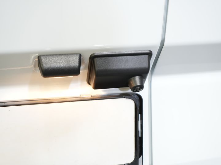 Ford E-Transit Custom Furgoneta 320 Trend 65 kWh 330 km WLTP LED/ Cargador rápido/ 2,3 t de capacidad de remolque/ Dirección asistida/ Asientos calefactables/ Carplay/ Climatizador/ Cámara/ PDC/ Control de crucero