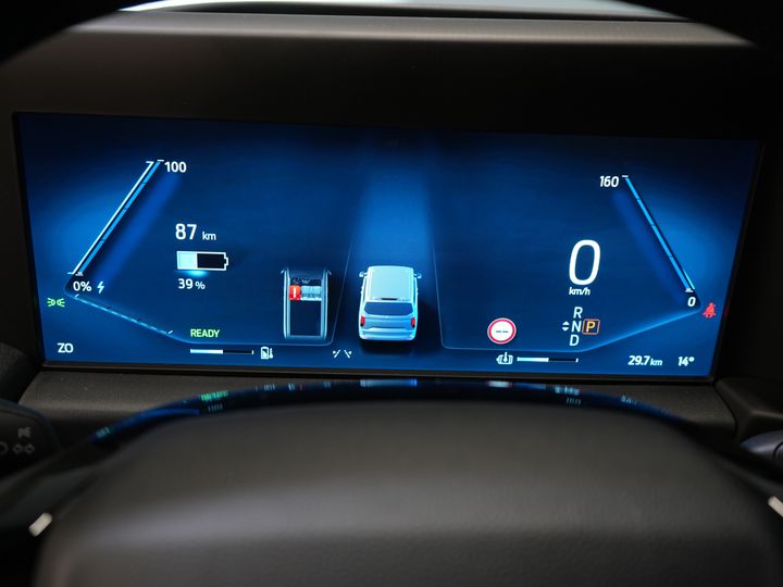 Ford E-Transit Custom Furgoneta 320 Trend 65 kWh 330 km WLTP LED/ Cargador rápido/ 2,3 t de capacidad de remolque/ Dirección asistida/ Asientos calefactables/ Carplay/ Climatizador/ Cámara/ PDC/ Control de crucero