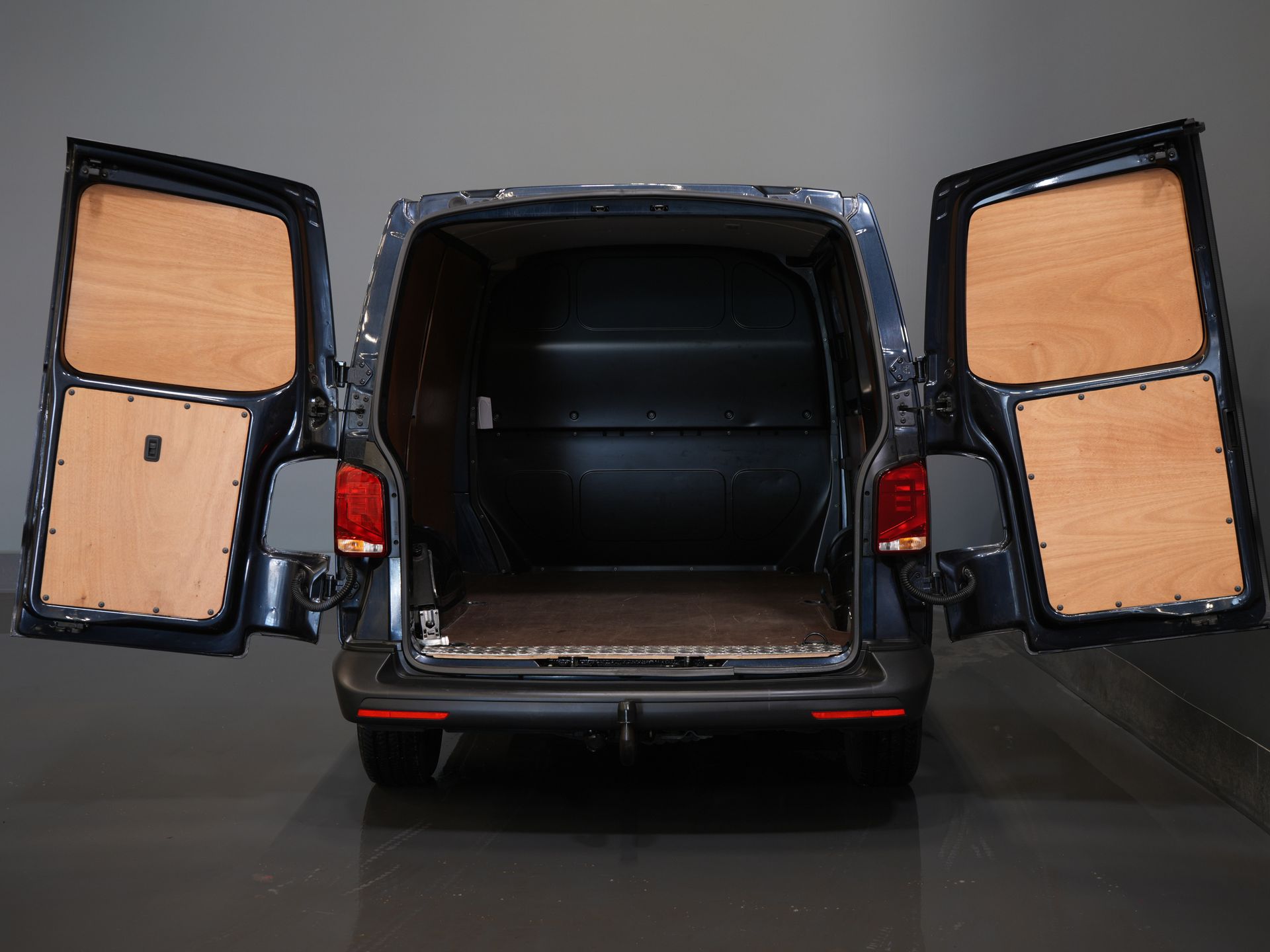 Volkswagen Transporter Van 2.0 TDI NL Auto/ Airco/ Bluetooth/ Abschlepphaken