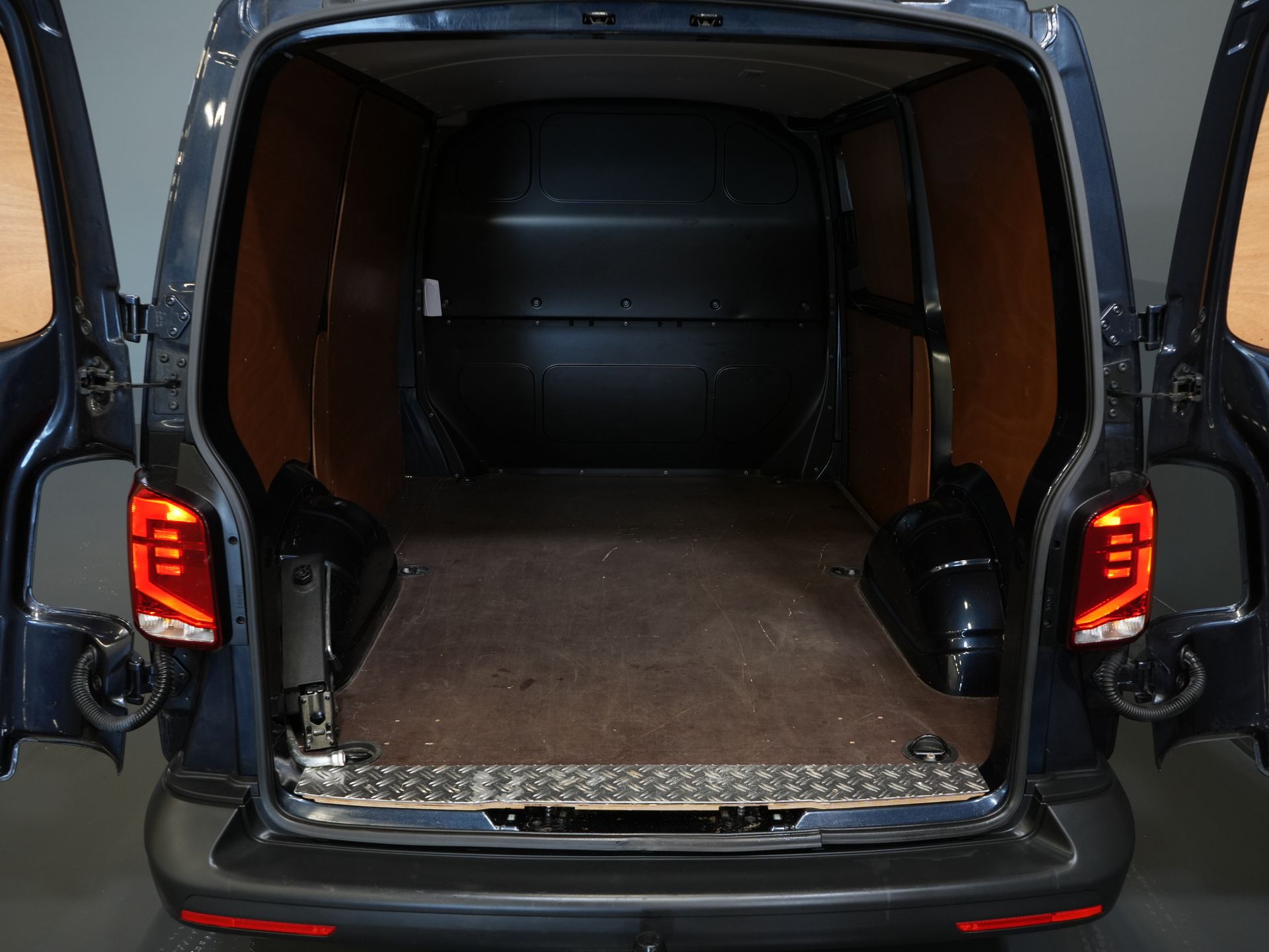 Volkswagen Transporter Van 2.0 TDI NL Auto/ Airco/ Bluetooth/ Abschlepphaken