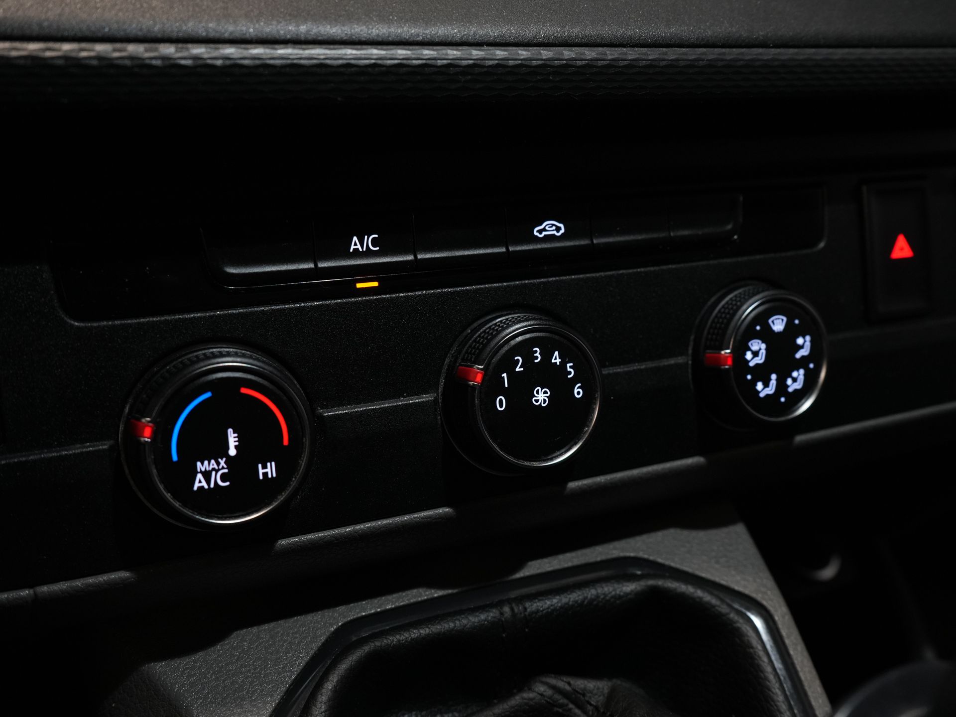 Volkswagen Transporter Van 2.0 TDI NL Auto/ Airco/ Bluetooth/ Abschlepphaken