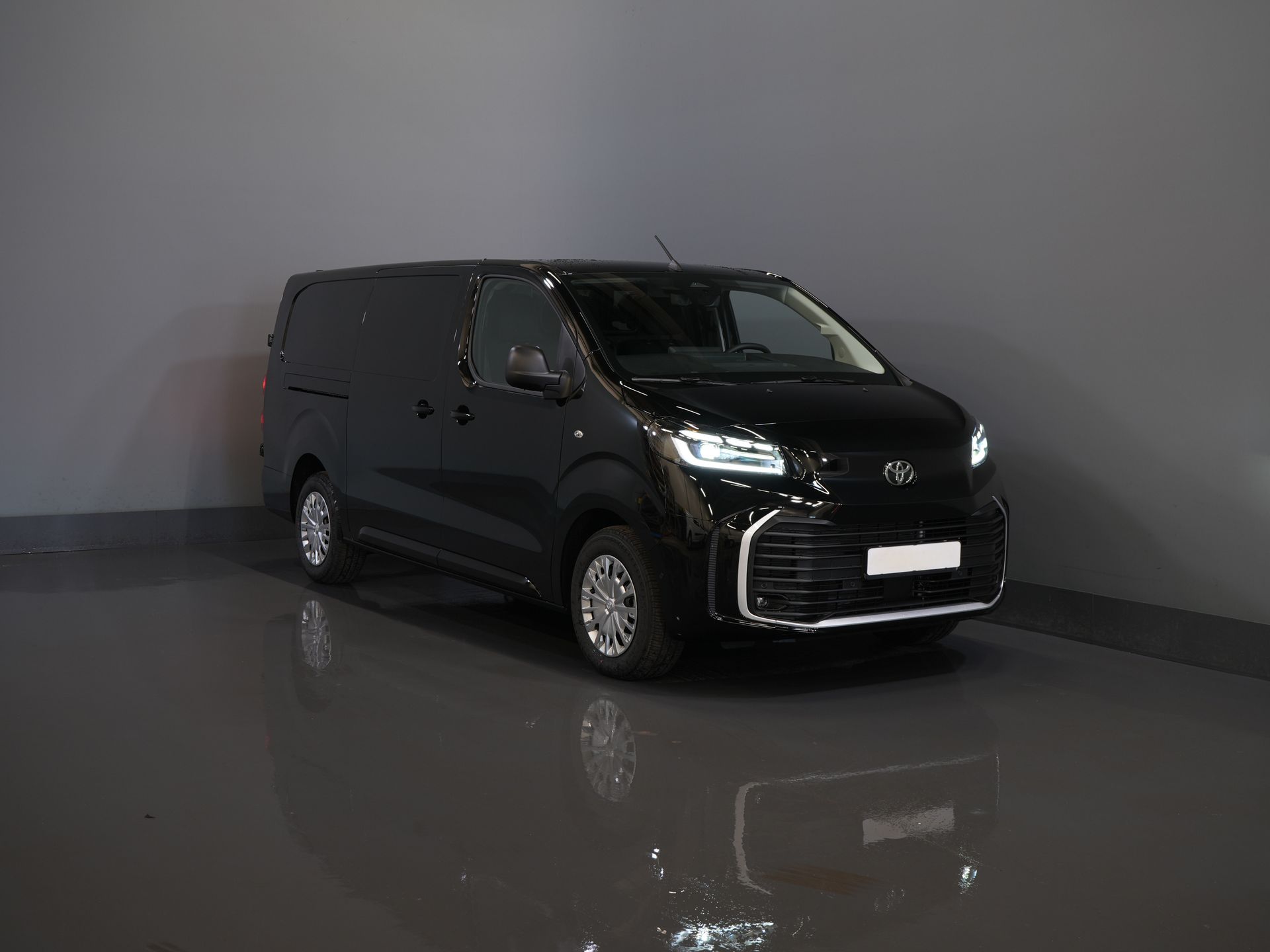 Toyota PROACE Electric Worker Bestelbus 75 kWh L3 345 km WLTP LED/ Snellader/ Keyless/ Adapt.Cruise/ Stuurverw./ Stoelverw./ Navi/ Carplay/ Camera/ PDC/ Airco