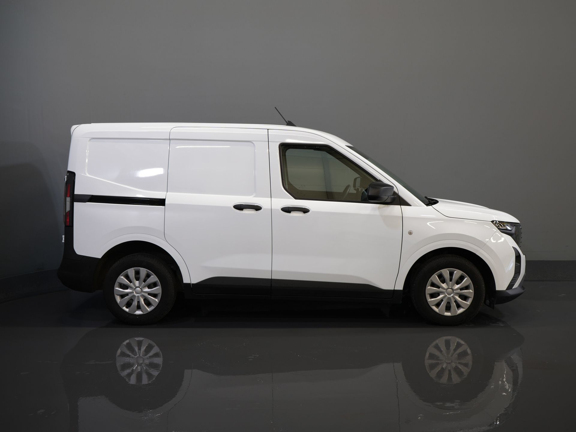 Ford Transit Courier Van 1.0 Trend 100 к.с. БЕНЗИНОВИЙ BPM БЕЗКОШТОВНО! Гарантія 05-2029/ Carplay/ Віртуальний кокпіт/ Airco/ Круїз