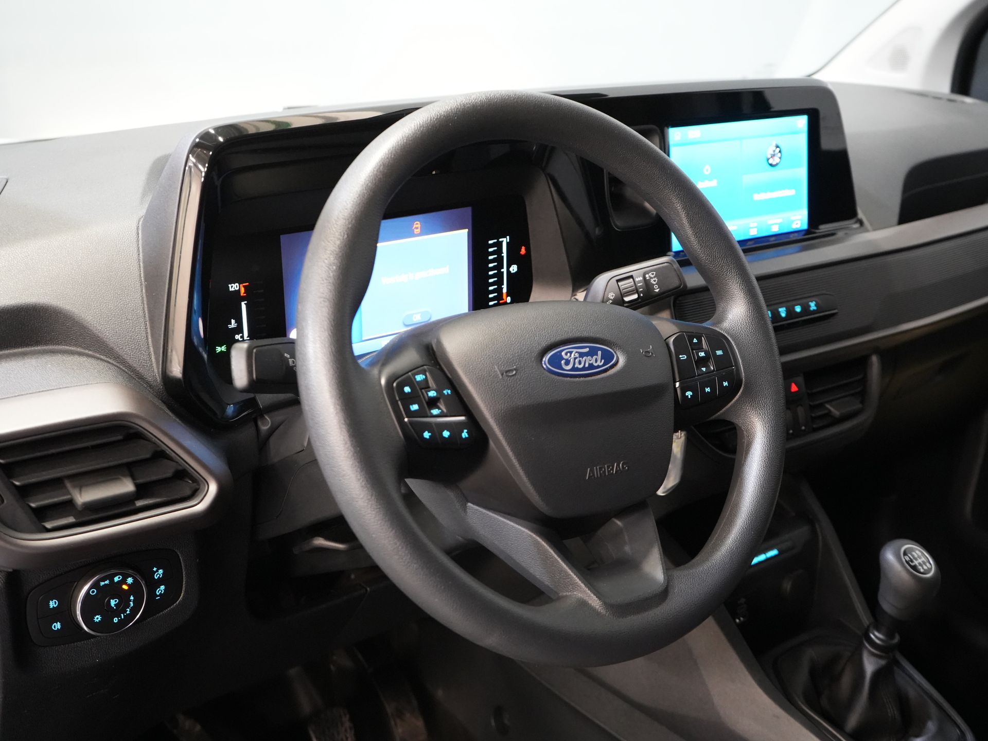 Ford Transit Courier Van 1.0 Trend 100 к.с. БЕНЗИНОВИЙ BPM БЕЗКОШТОВНО! Гарантія 05-2029/ Carplay/ Віртуальний кокпіт/ Airco/ Круїз