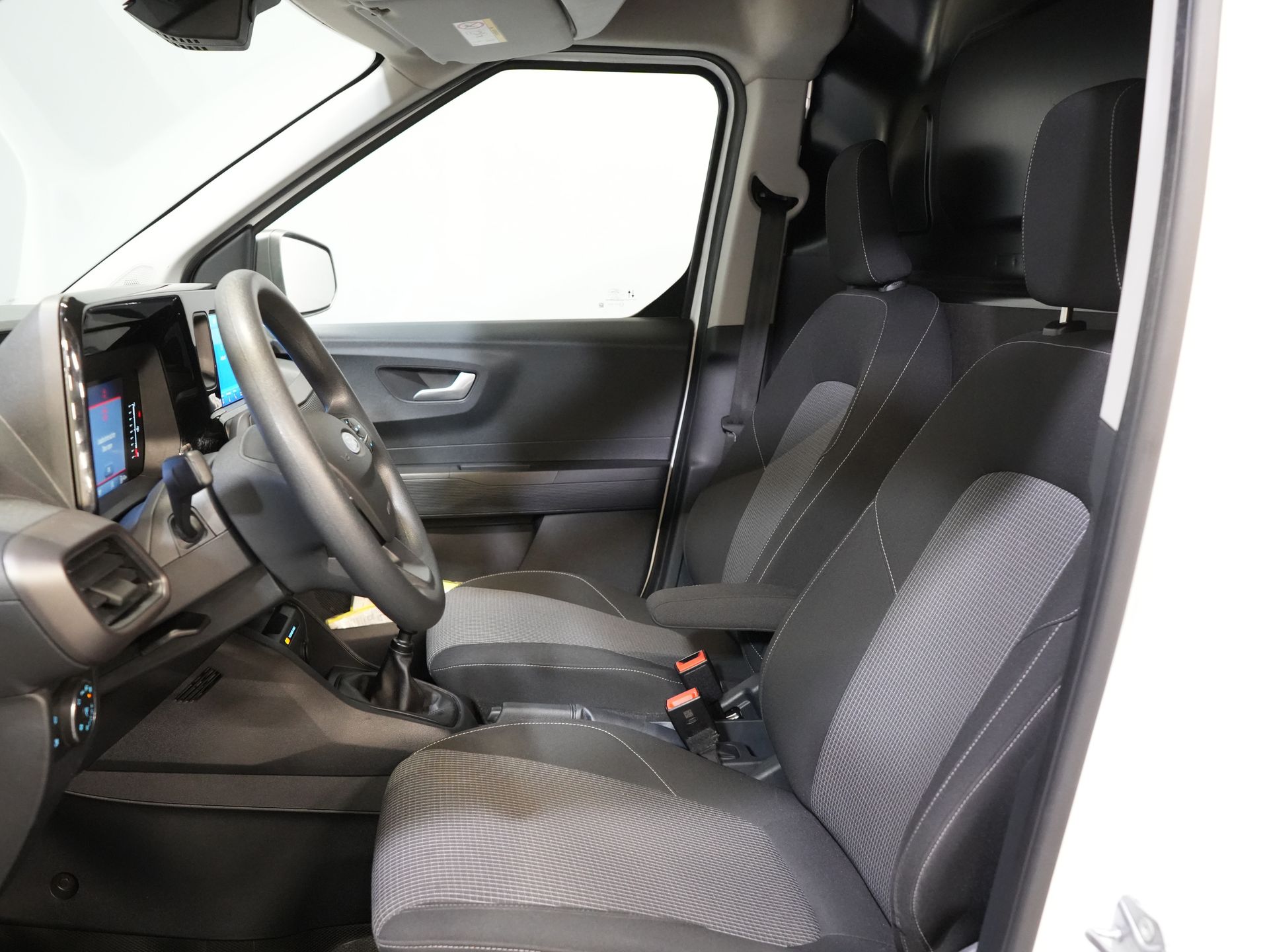 Ford Transit Courier Van 1.0 Trend 100 к.с. БЕНЗИНОВИЙ BPM БЕЗКОШТОВНО! Гарантія 05-2029/ Carplay/ Віртуальний кокпіт/ Airco/ Круїз