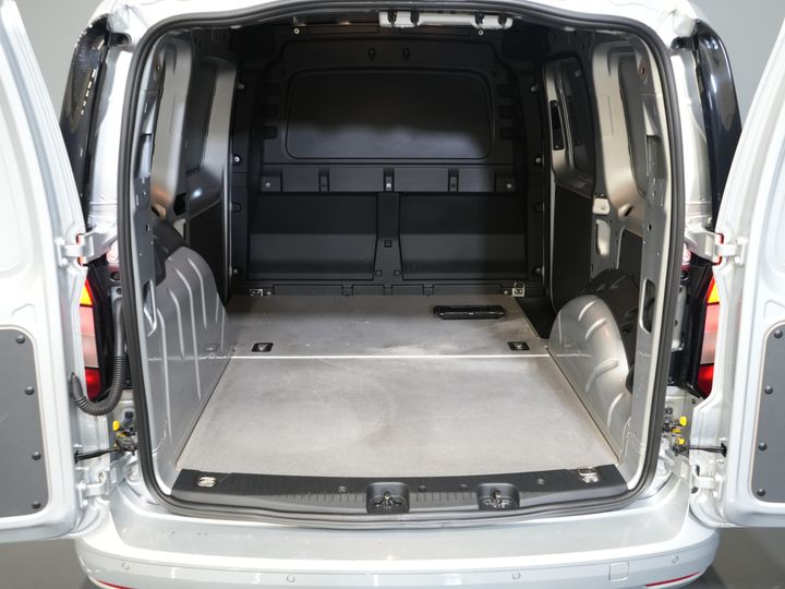 Volkswagen Caddy Cargo Delivery Van 2.0 TDI 125 hp DSG Automatic. Virtual Cockpit/ Carplay/ Parking heater/ Seat heating/ Camera/ Cruise control/ Air conditioning