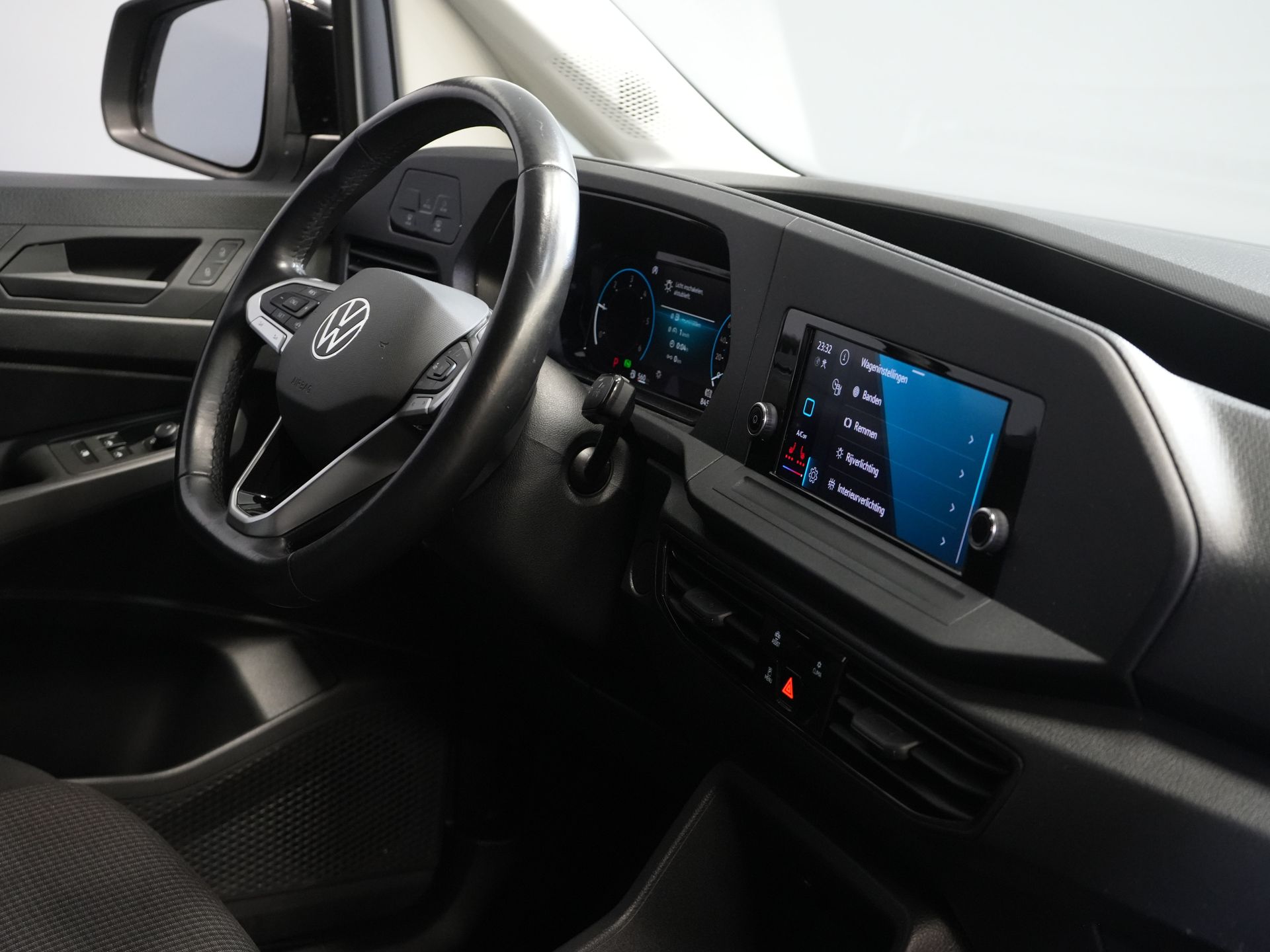 Volkswagen Caddy Cargo Delivery Van 2.0 TDI 125 hp DSG Automatic. Virtual Cockpit/ Carplay/ Parking heater/ Seat heating/ Camera/ Cruise control/ Air conditioning