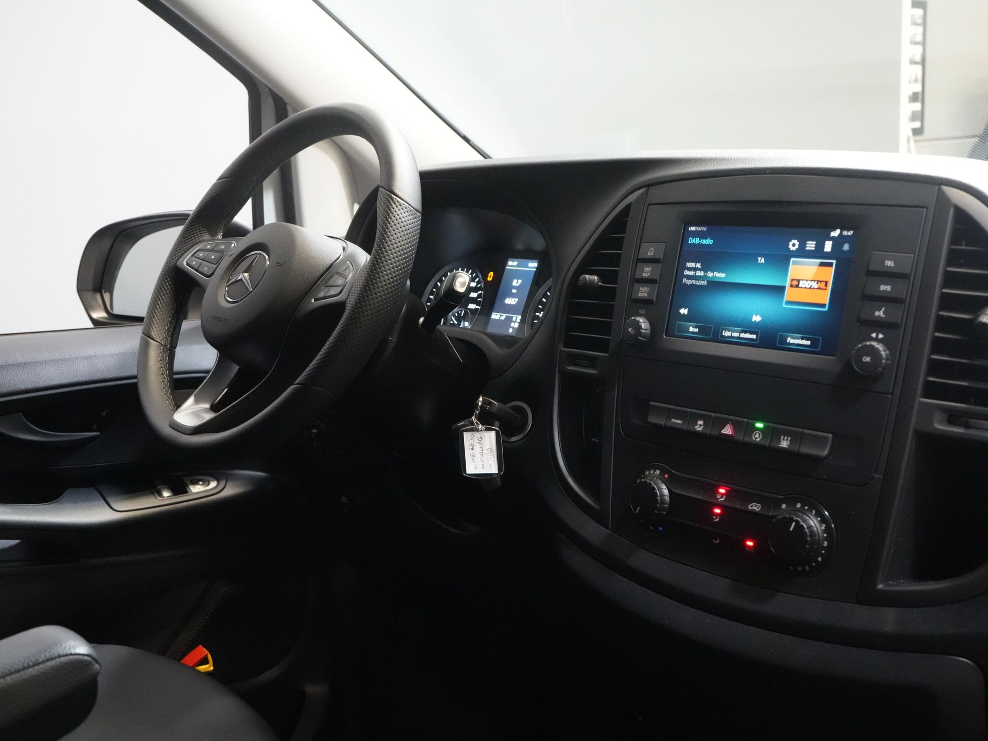 Mercedes-Benz Vito Bestelbus 119 CDI Aut. L3 XL ZGAN (DEMO) BPM VRIJ! Standkachel/ Inrichting/ LED/ Stoelverw./ CarPlay/ Camera/ Navi/ LMV/ Cruise/ PDC/ Trek