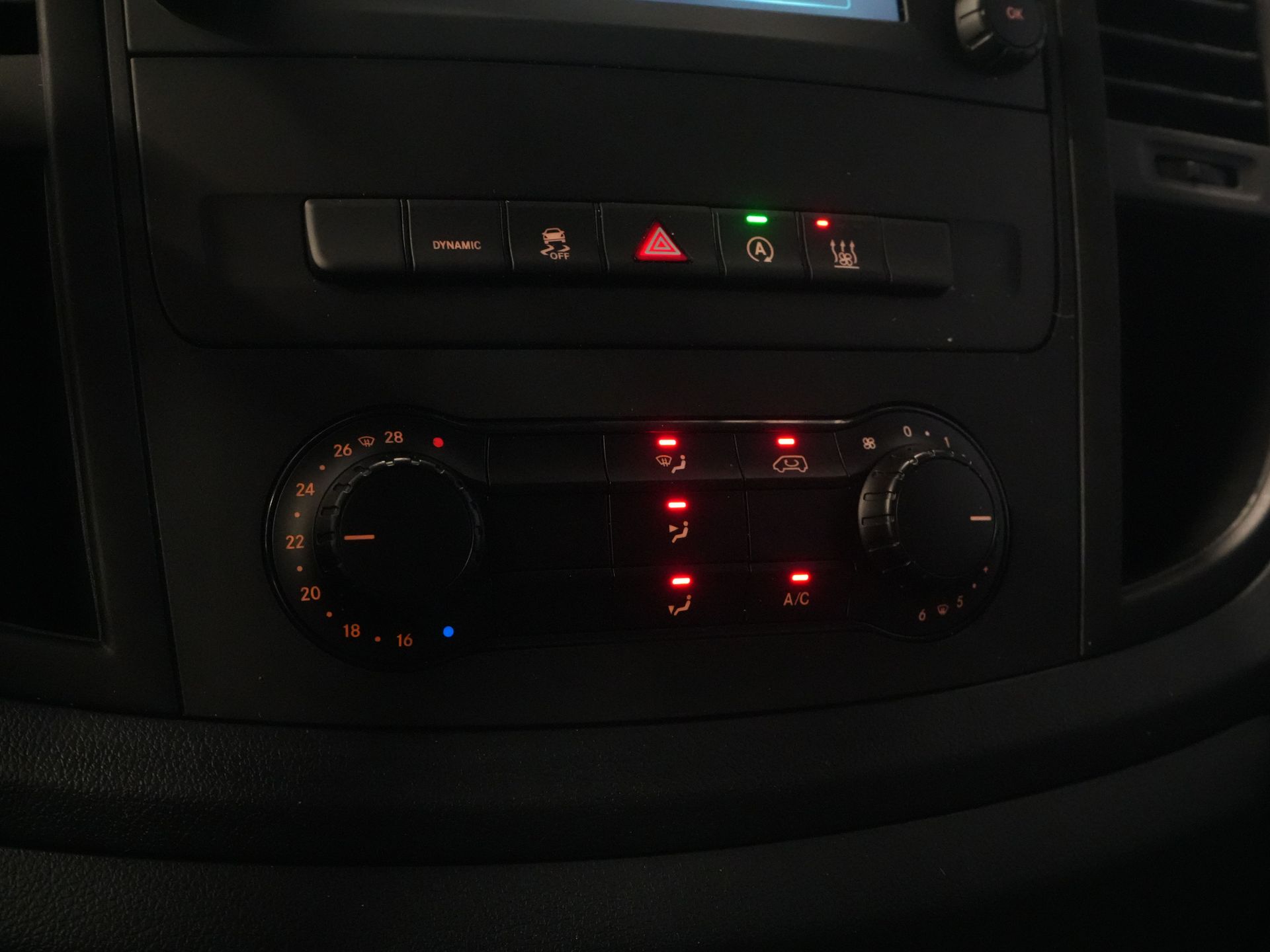 Mercedes-Benz Vito Bestelbus 119 CDI Aut. L3 XL ZGAN (DEMO) BPM VRIJ! Standkachel/ Inrichting/ LED/ Stoelverw./ CarPlay/ Camera/ Navi/ LMV/ Cruise/ PDC/ Trek