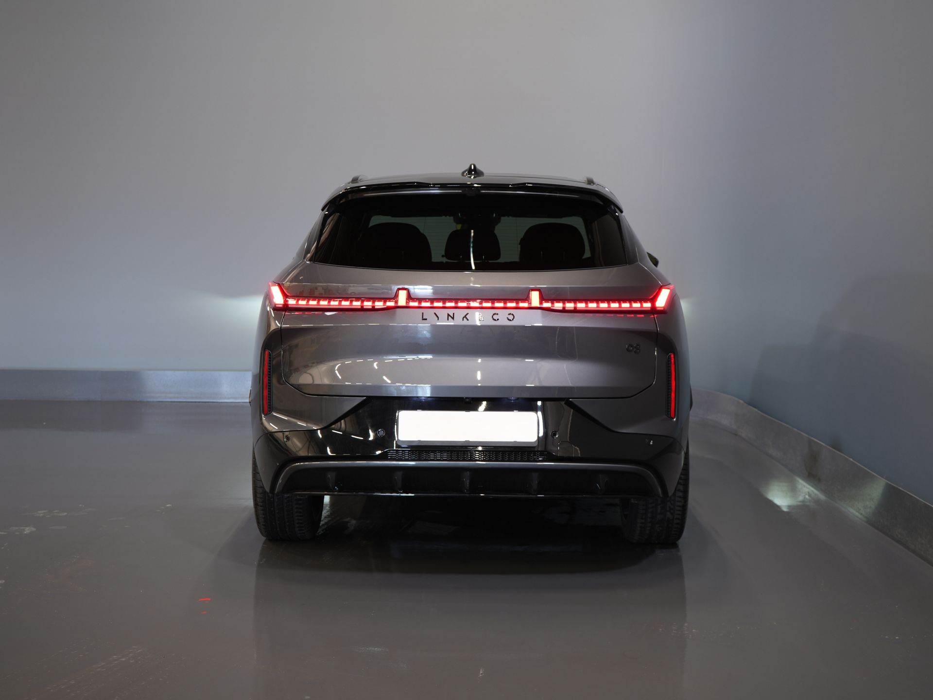 Lynk & Co 08 SUV 1.5 More PHEV 200км Elek./ Harman&Kardon/ Pano/ Масаж та охолодження сидінь/ Elek.Valve/ Adapt.Cruise