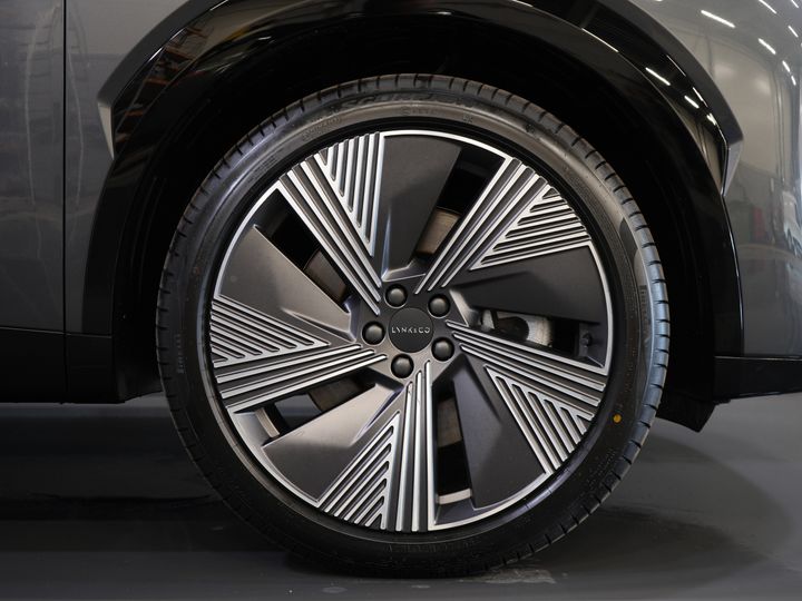 Lynk & Co 08 SUV 1.5 More PHEV 200км Elek./ Harman&Kardon/ Pano/ Масаж та охолодження сидінь/ Elek.Valve/ Adapt.Cruise