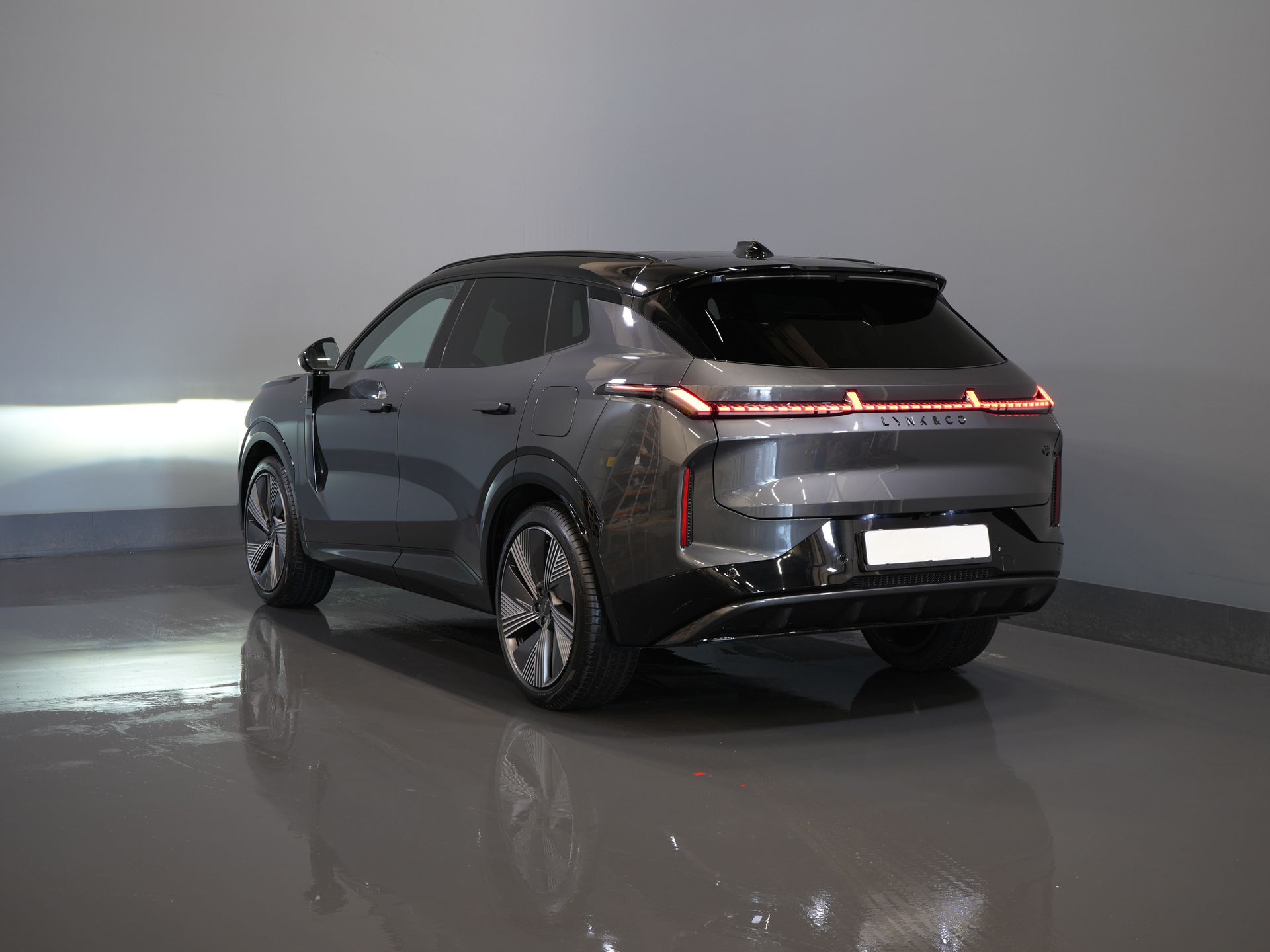 Lynk & Co 08 SUV 1.5 More PHEV 200км Elek./ Harman&Kardon/ Pano/ Масаж та охолодження сидінь/ Elek.Valve/ Adapt.Cruise