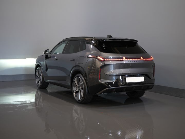 Lynk & Co 08 SUV 1.5 More PHEV 200км Elek./ Harman&Kardon/ Pano/ Масаж та охолодження сидінь/ Elek.Valve/ Adapt.Cruise