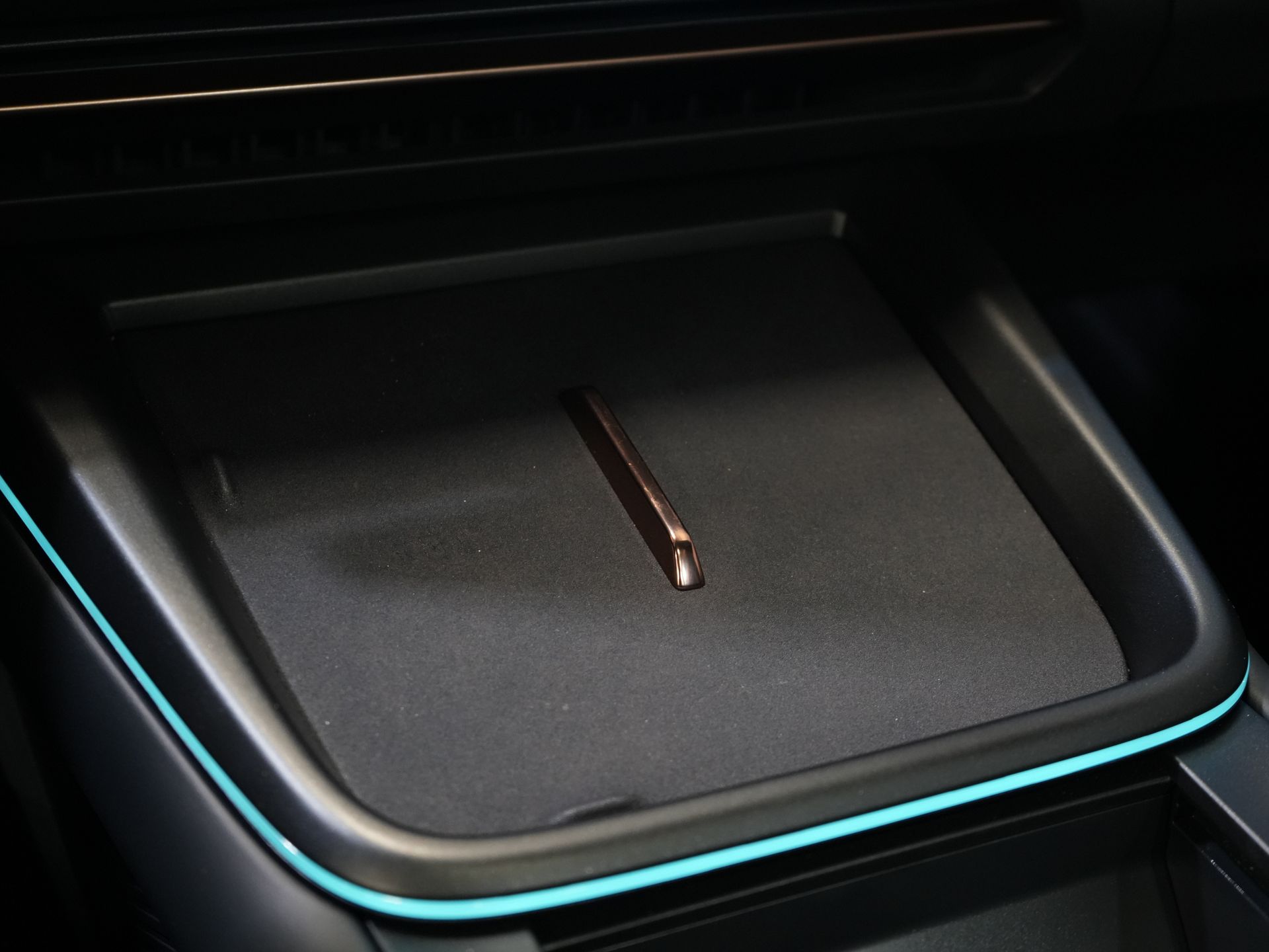 Lynk & Co 08 SUV 1.5 More PHEV 200км Elek./ Harman&Kardon/ Pano/ Масаж та охолодження сидінь/ Elek.Valve/ Adapt.Cruise