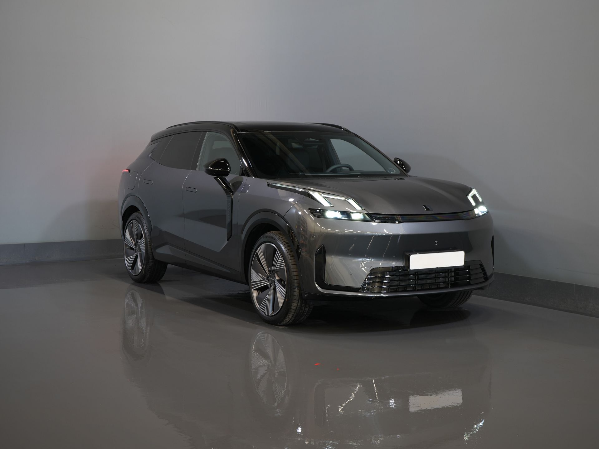 Lynk & Co 08 SUV 1.5 More PHEV 200км Elek./ Harman&Kardon/ Pano/ Масаж та охолодження сидінь/ Elek.Valve/ Adapt.Cruise