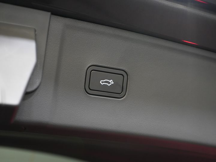 Lynk & Co 08 SUV 1.5 More PHEV 200км Elek./ Harman&Kardon/ Pano/ Масаж та охолодження сидінь/ Elek.Valve/ Adapt.Cruise