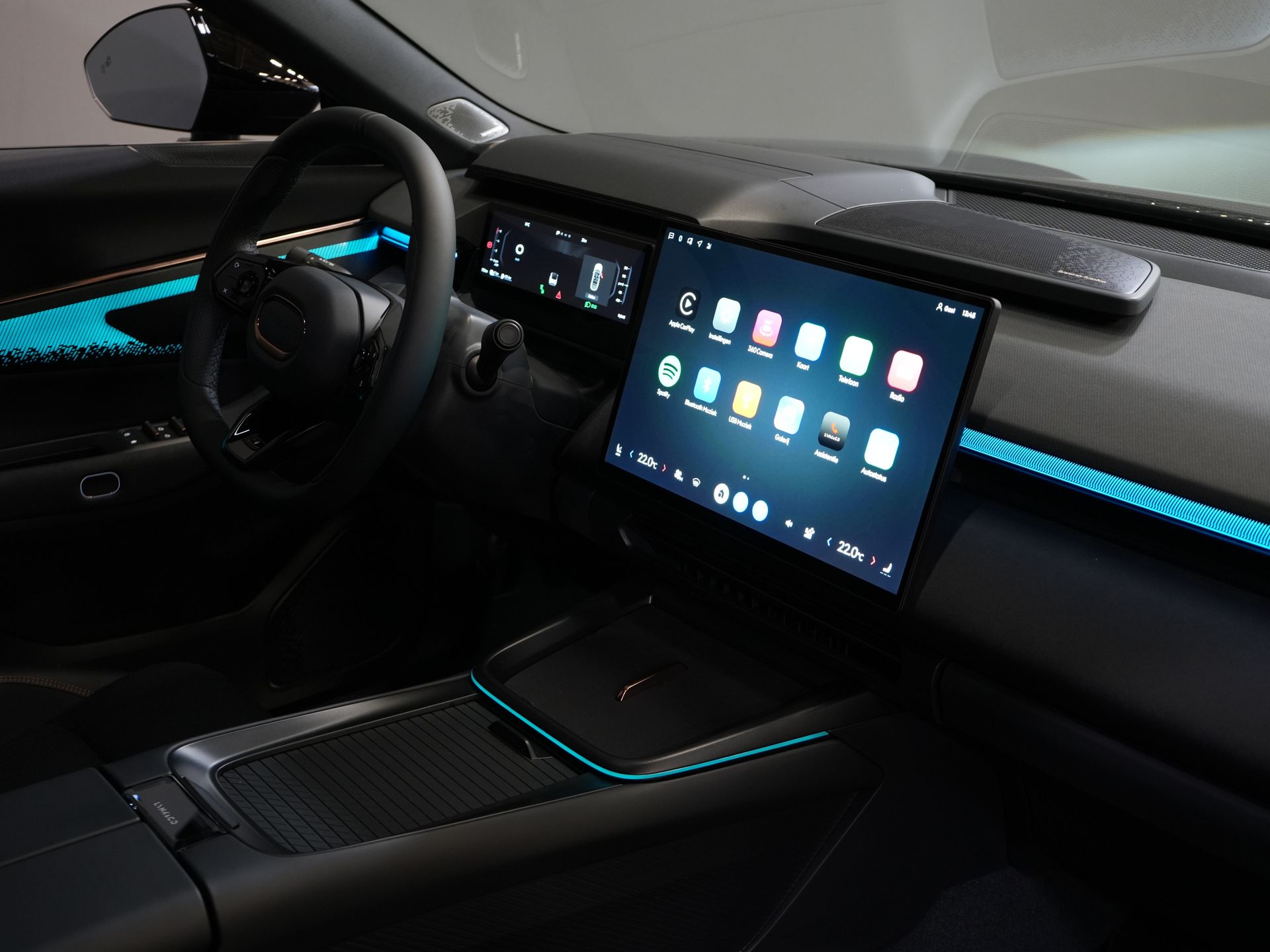 Lynk & Co 08 SUV 1.5 More PHEV 200км Elek./ Harman&Kardon/ Pano/ Масаж та охолодження сидінь/ Elek.Valve/ Adapt.Cruise