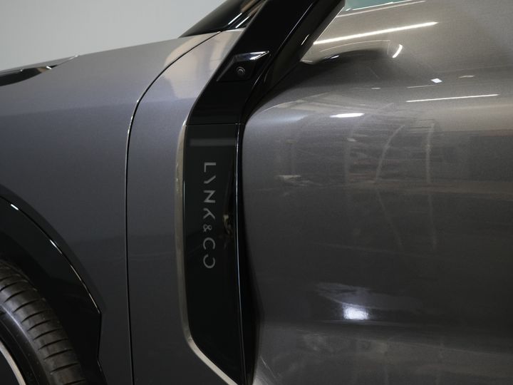 Lynk & Co 08 SUV 1.5 More PHEV 200км Elek./ Harman&Kardon/ Pano/ Масаж та охолодження сидінь/ Elek.Valve/ Adapt.Cruise